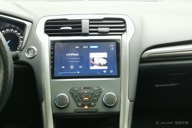 Ford Mondeo 2018 car image #17