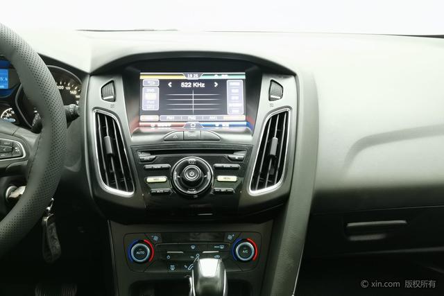 Ford Focus 2015 car image #17