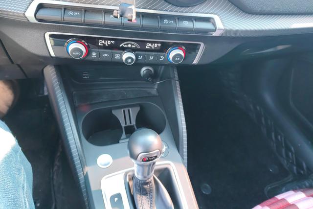 Audi Q2L 2020 car image #17