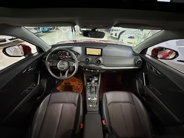 Audi Q2L e-tron 2020 car image #17