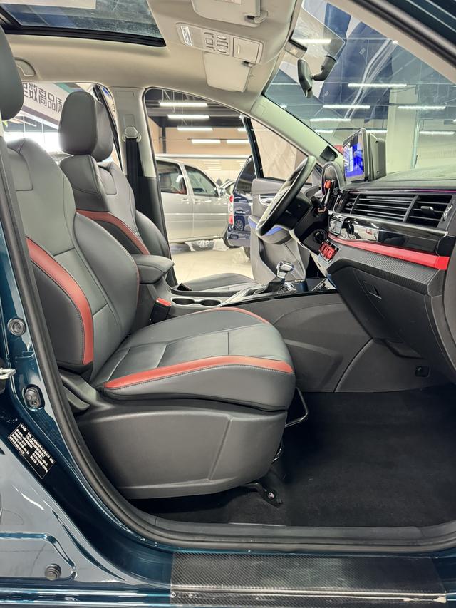 Forthing T5 L 2022 صورة سيارة #17