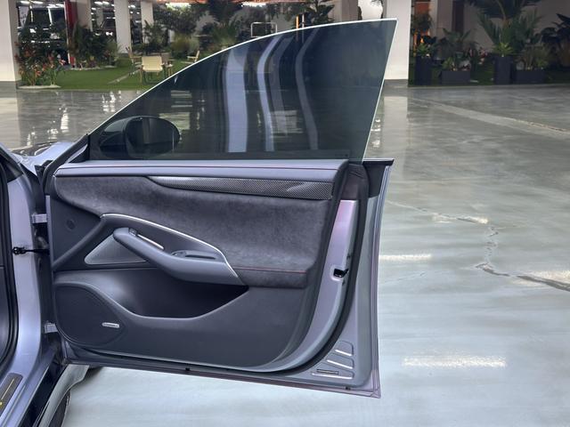 小米汽车 2025 汽车图片 #17