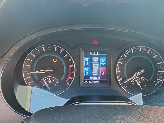 Haval H2 2014 #17 Haval H2 2014 car image #17