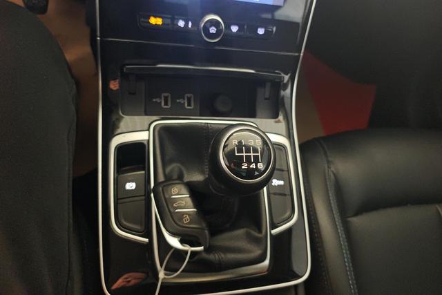 Roewe RX5 2021 изображение автомобиля #17