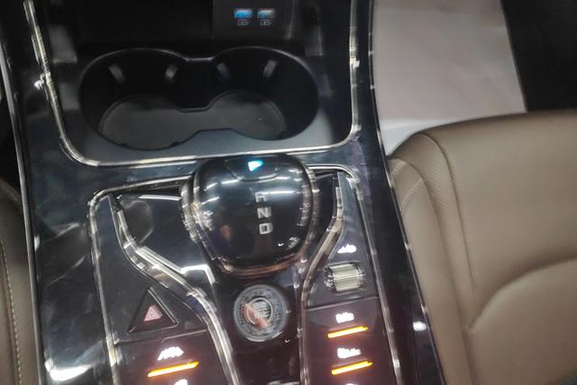 BYD Han 2022 صورة سيارة #17