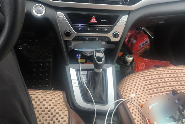 Hyundai Elantra AD 2016 immagine di auto #17