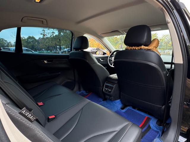 HongQi E-QM5 2023 صورة سيارة #17