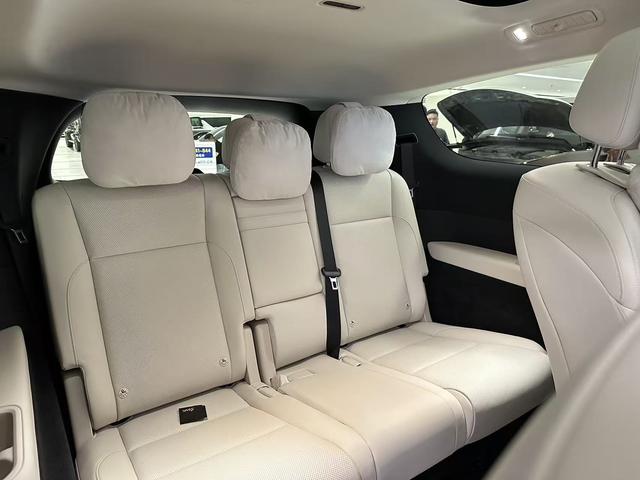 理想汽车 理想MEGA 2025 汽车图片 #17