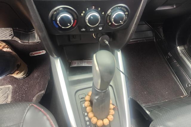 Suzuki Vitara 2016 صورة سيارة #17