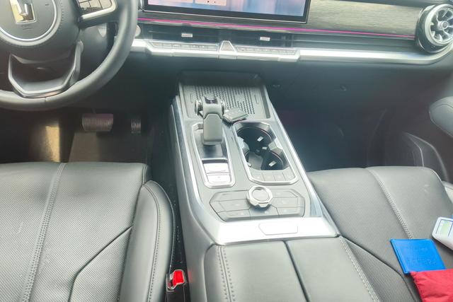 Tank 400 New Energy 2024 изображение автомобиля #17