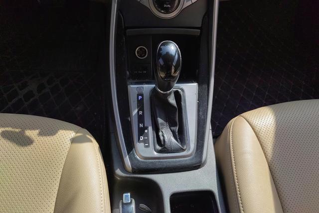 Hyundai Elantra MD 2012 immagine di auto #17