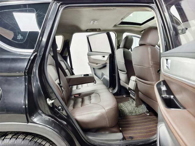 Forthing JOYEAR X5 2017 car image #17