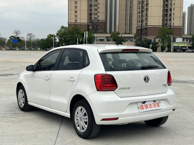 Volkswagen Polo 2018 car image #17