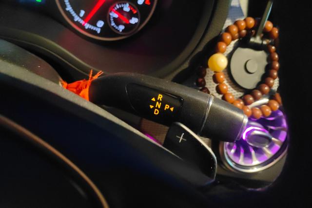 Mercedes-Benz B Class 2015 car image #17