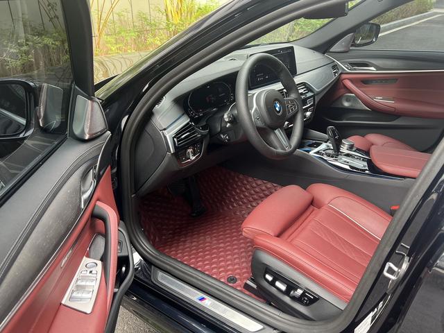 BMW 5 Series 2023 immagine di auto #17