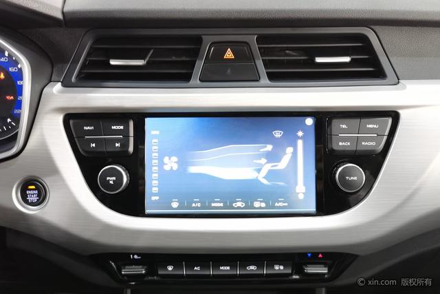 GEELY Vision X3 2019 immagine di auto #17