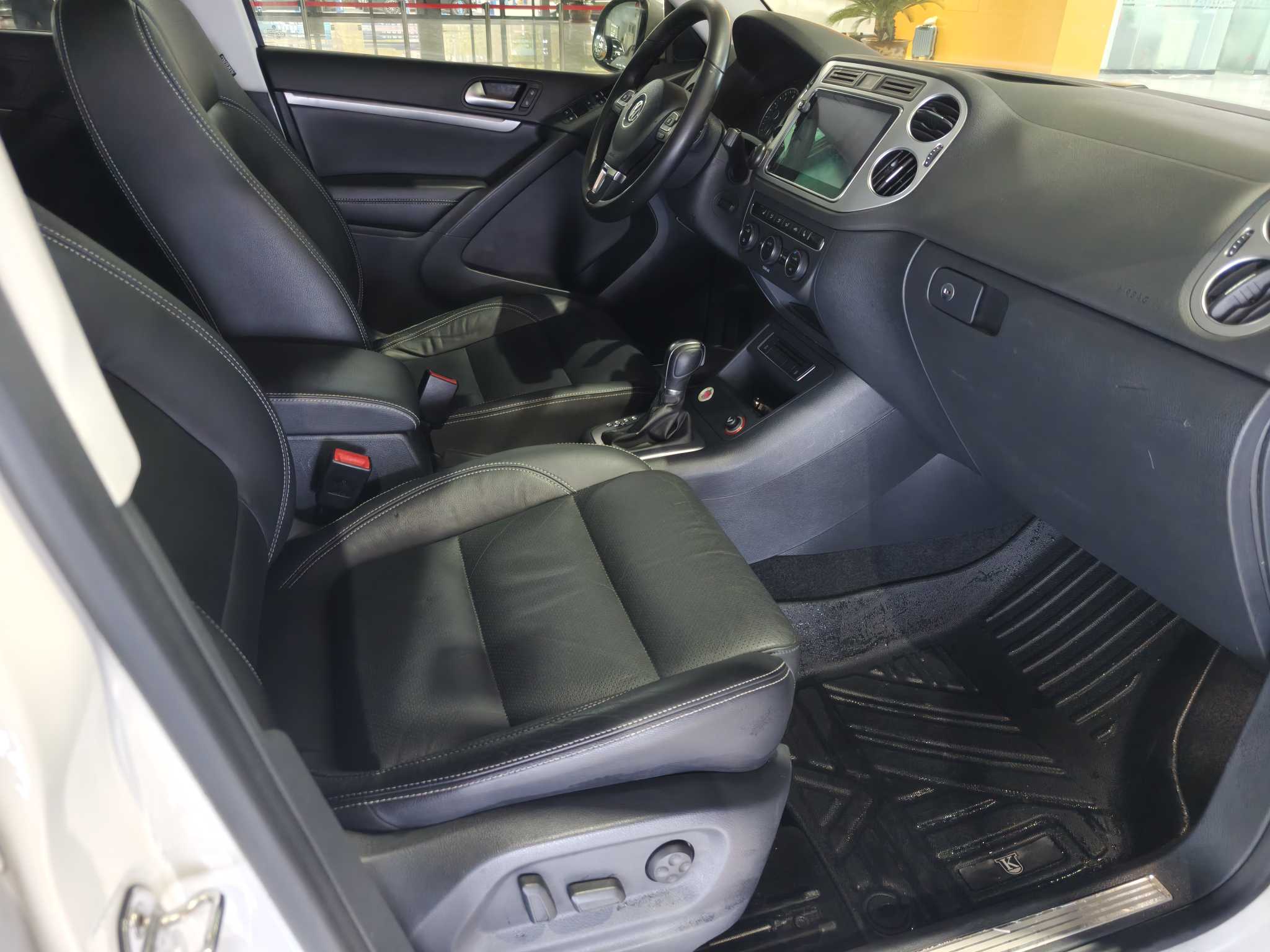 Volkswagen Tiguan 2016 car image #17