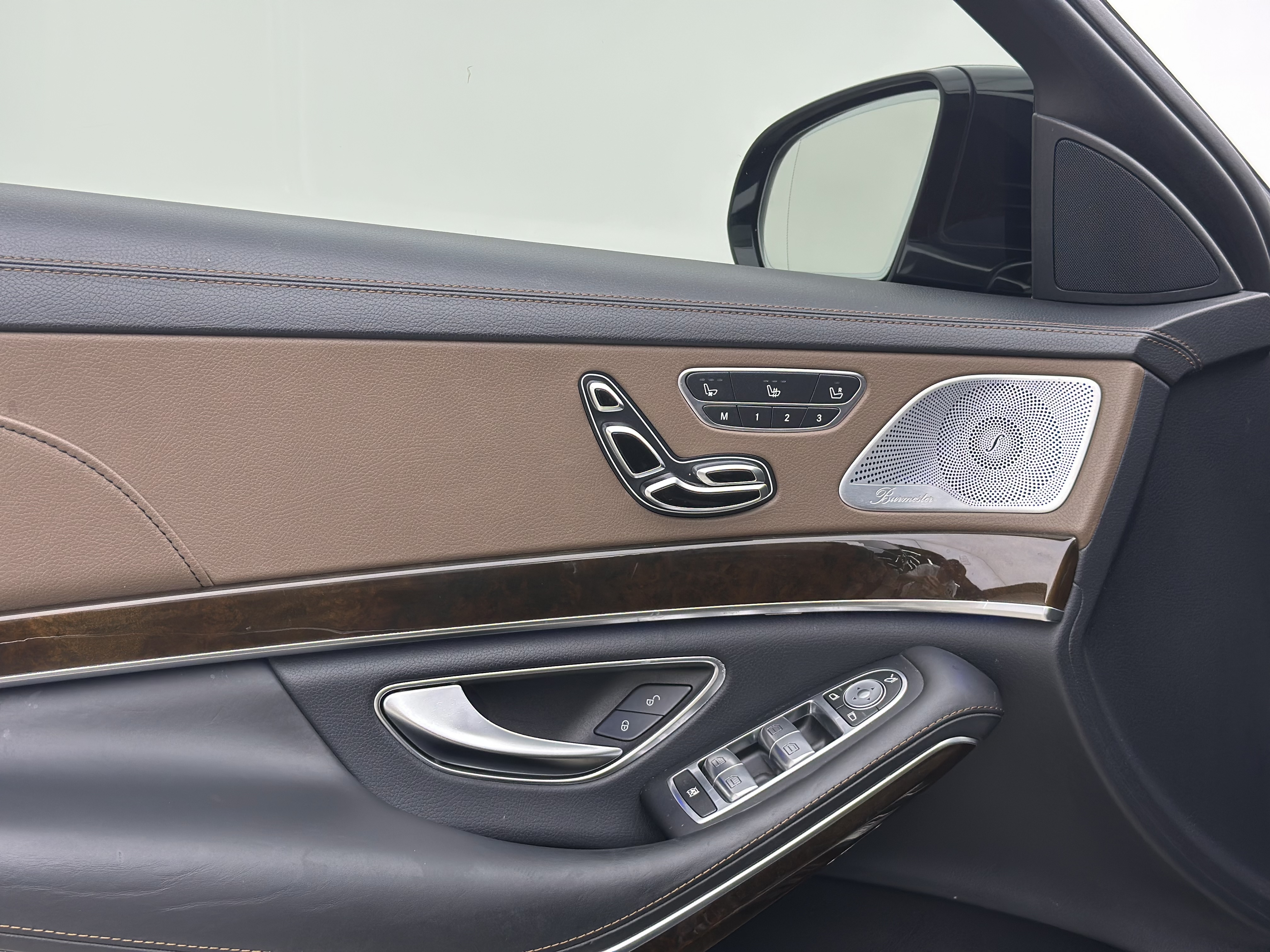 Mercedes-Benz Maybach S Class 2016 car image #17