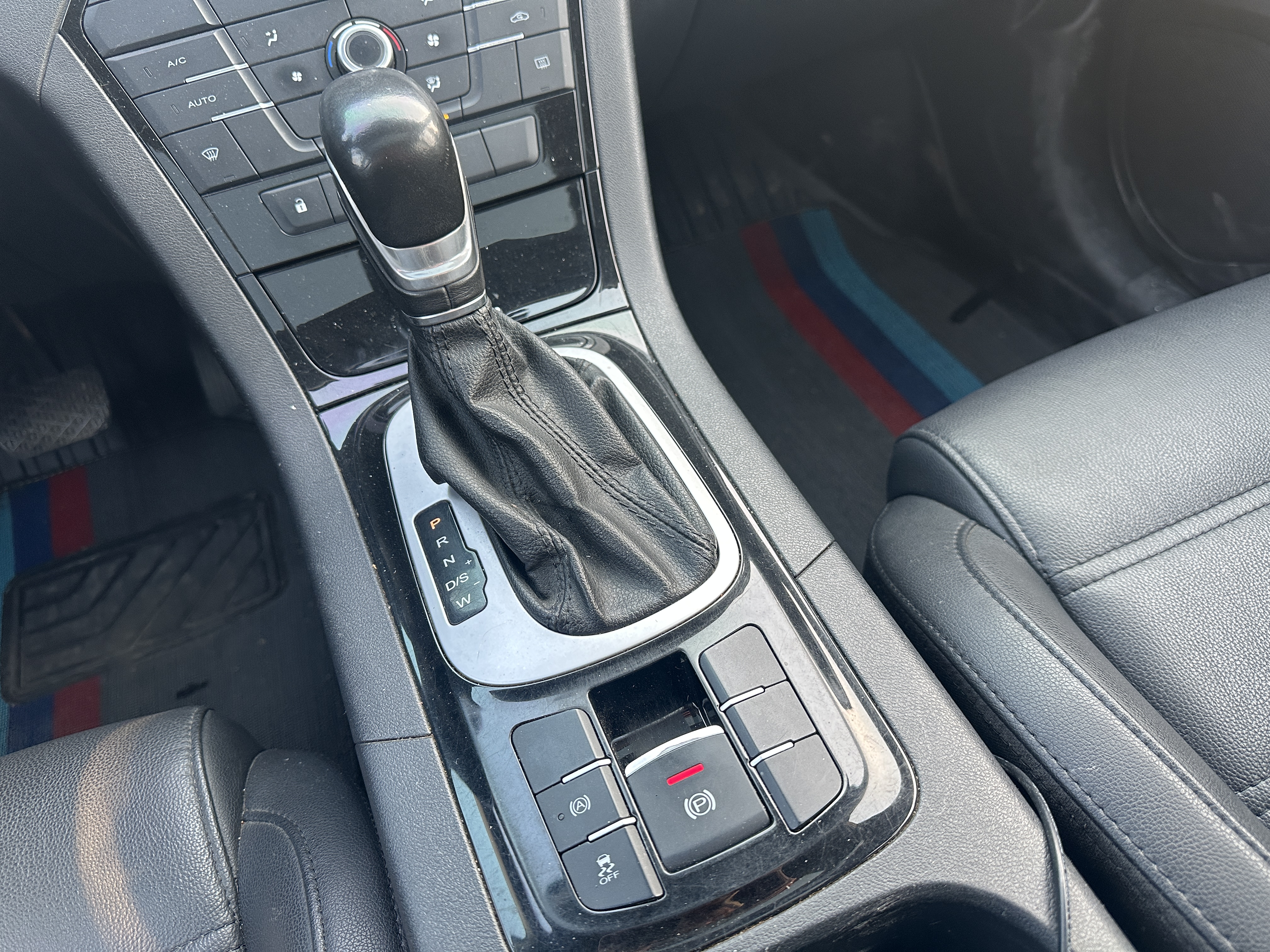 MG GS 2017 car image #17