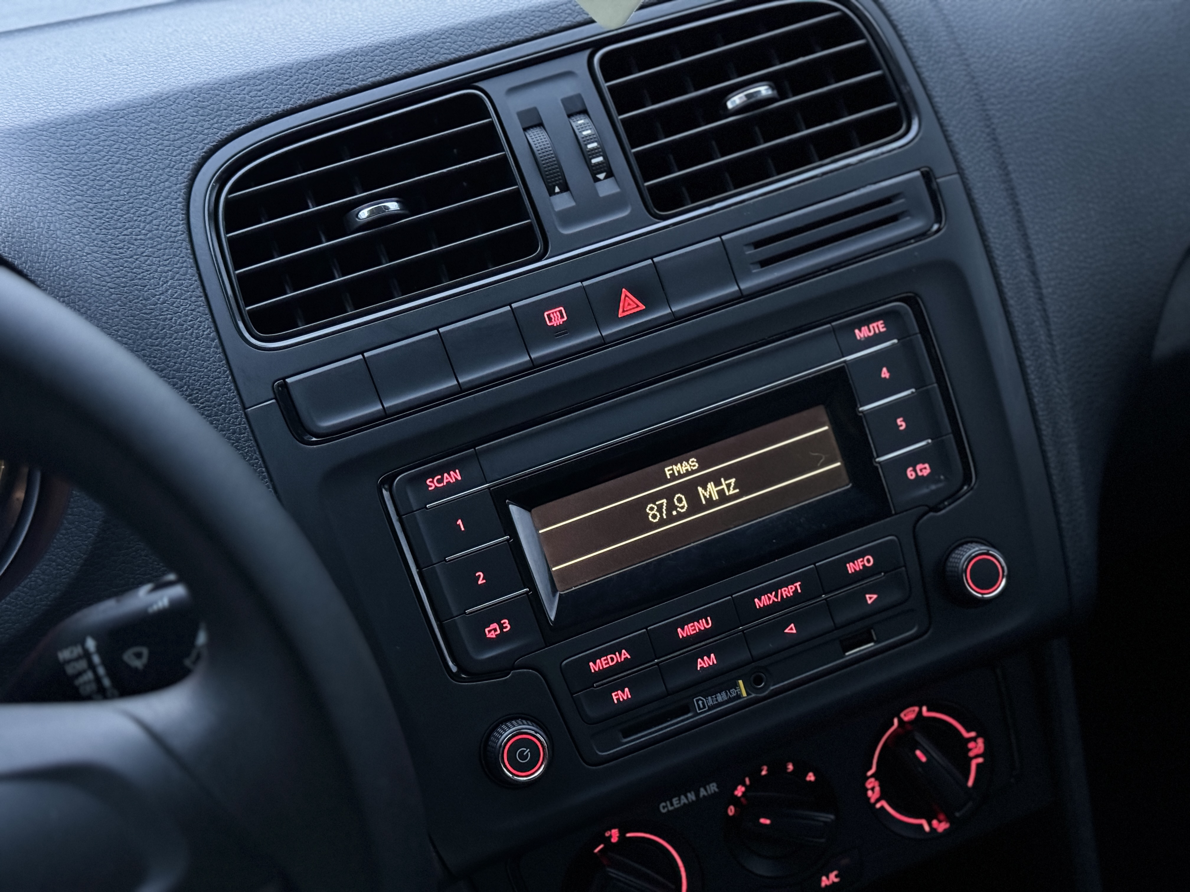 Volkswagen Polo 2016 #17 Volkswagen Polo 2016 car image #17