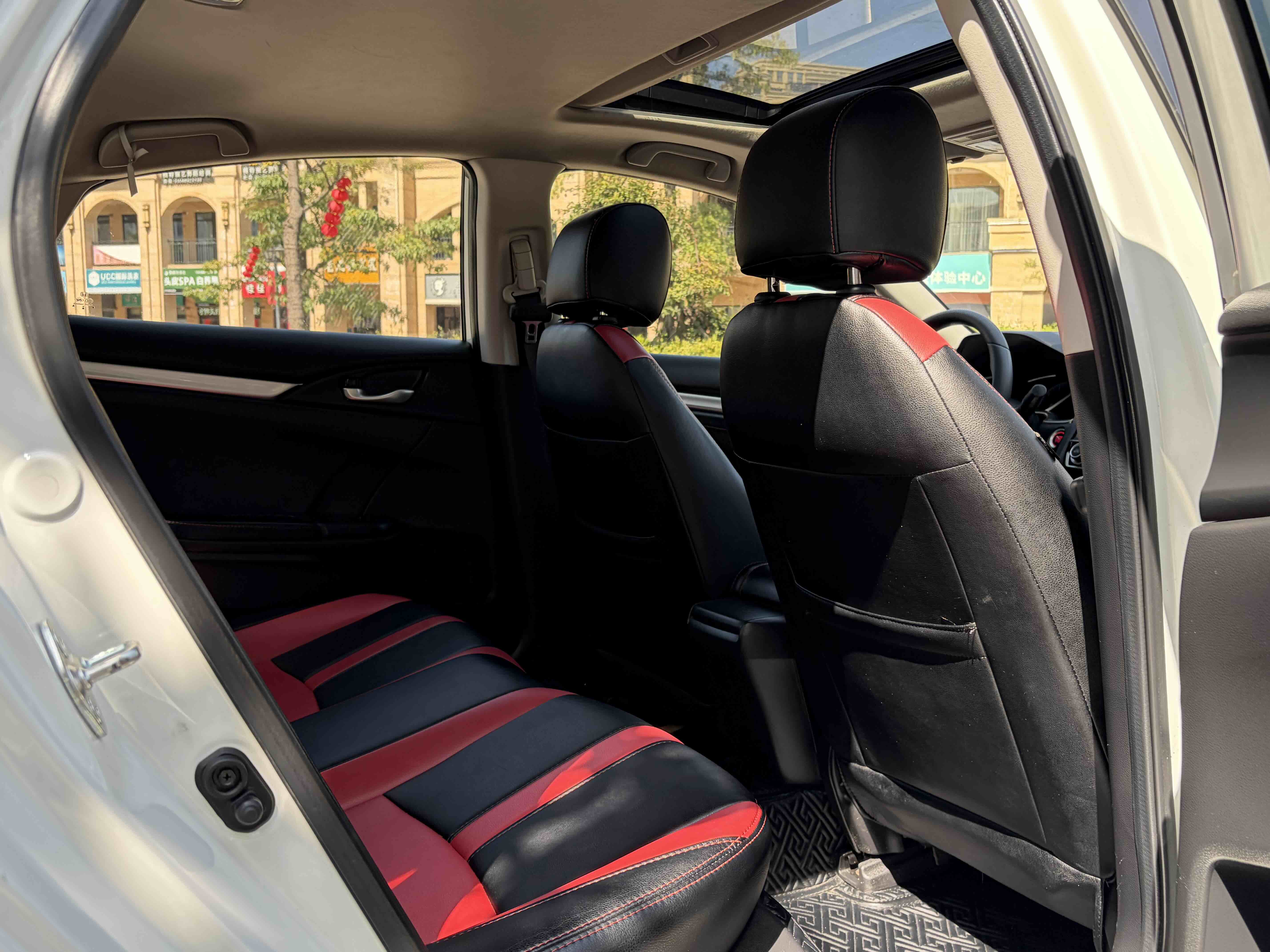 Honda Civic 2019 car image #17