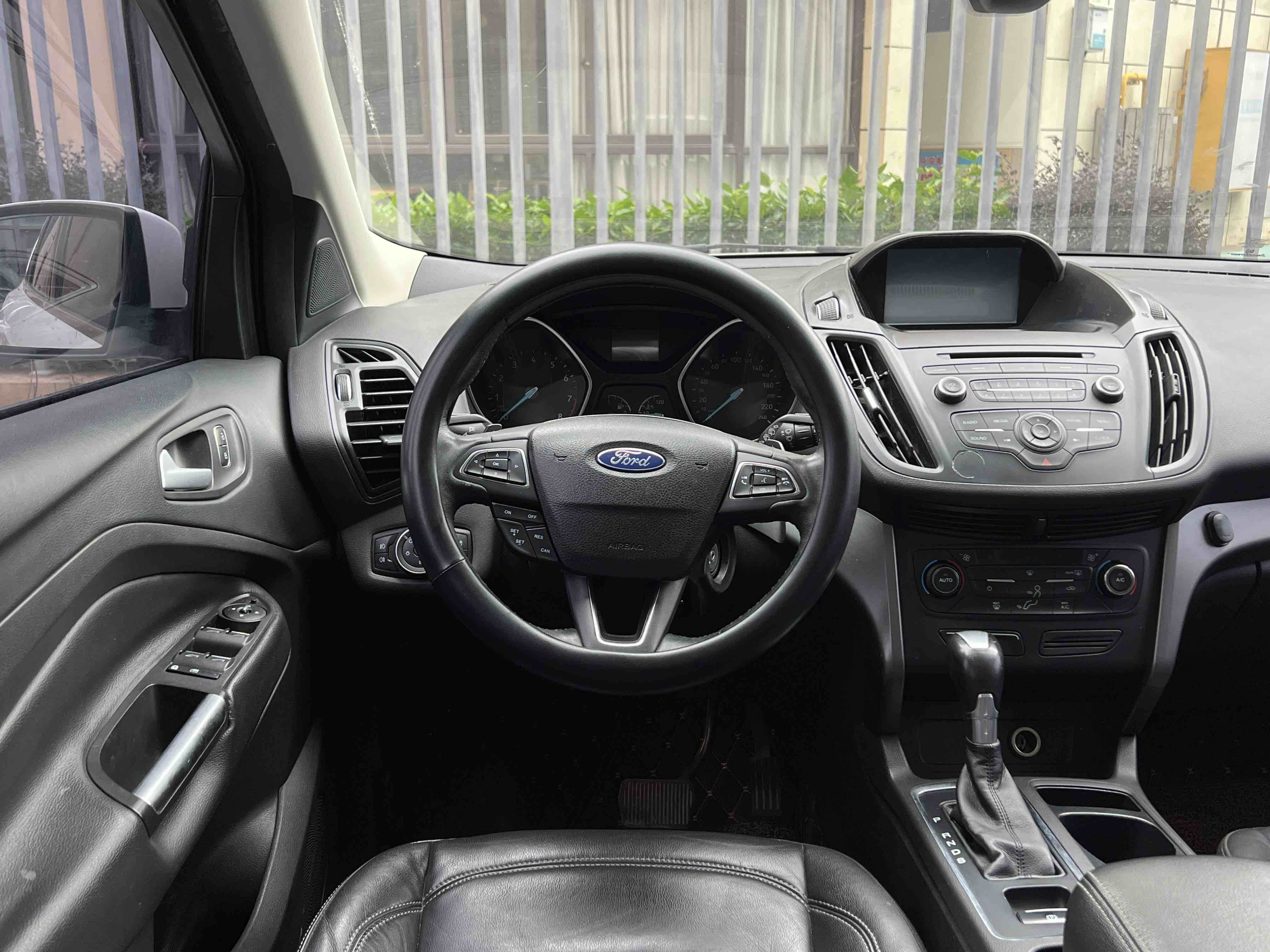 Ford Kuga 2017 car image #17