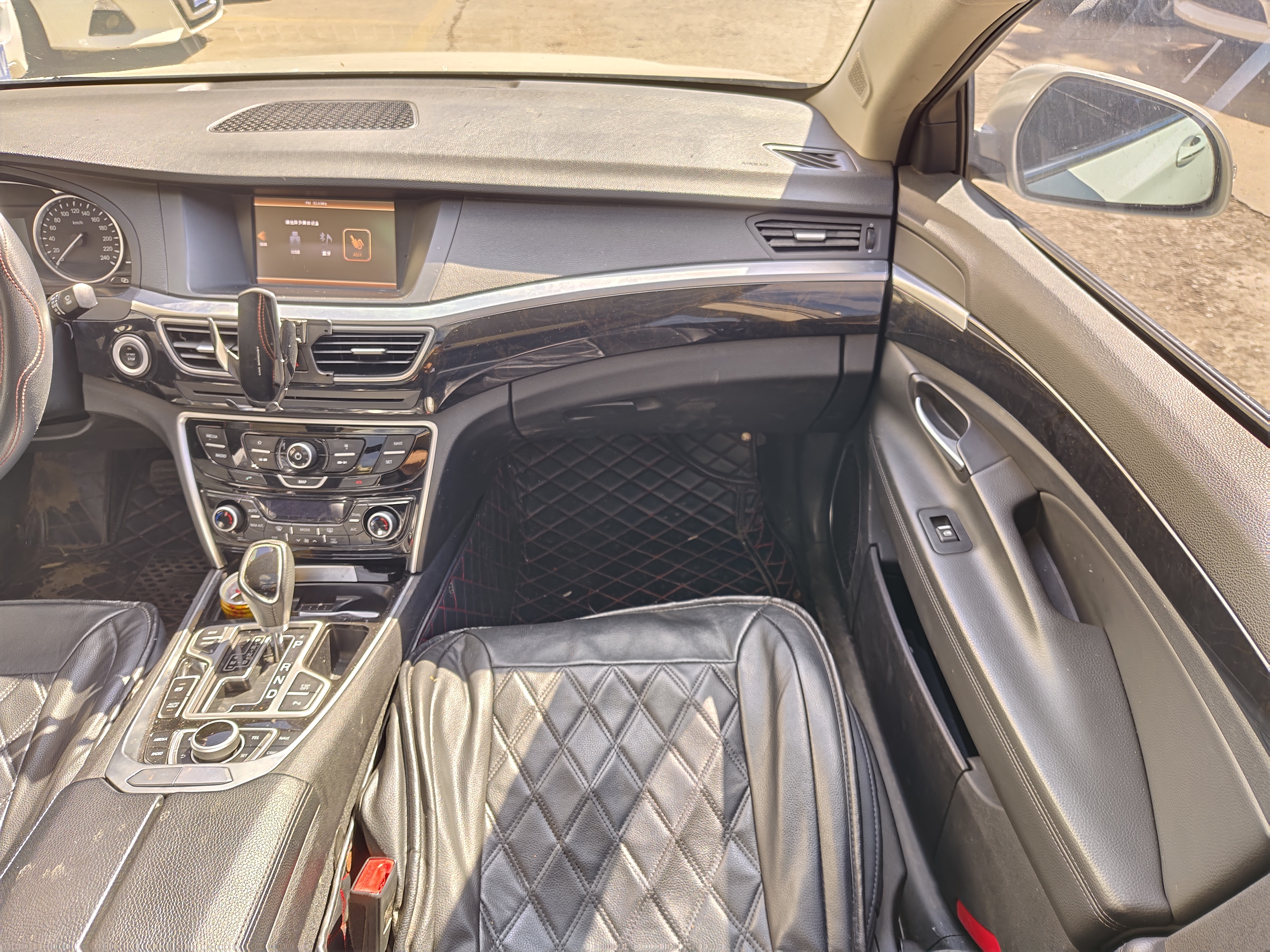 GEELY Ulion 2017 immagine di auto #17