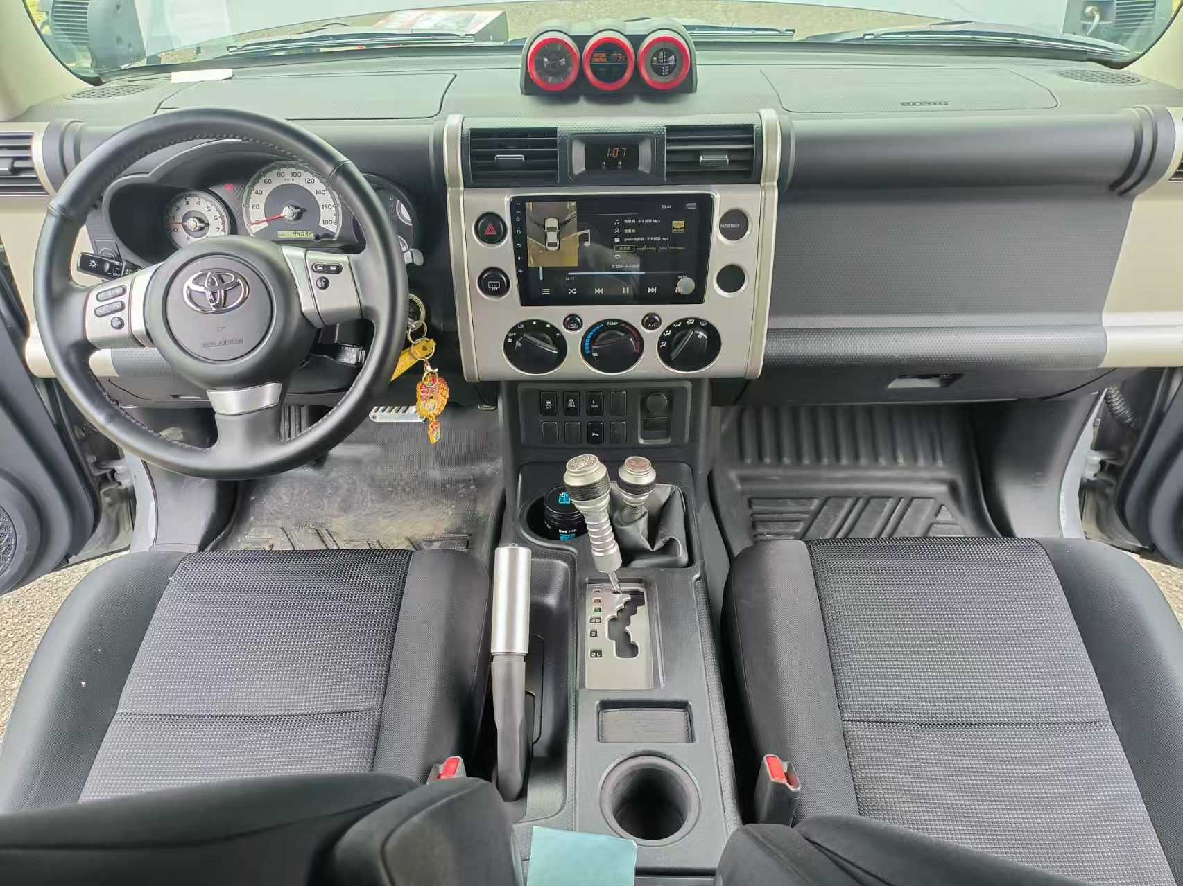 Toyota FJ Cruiser 2018 #17 Toyota FJ Cruiser 2018 car image #17