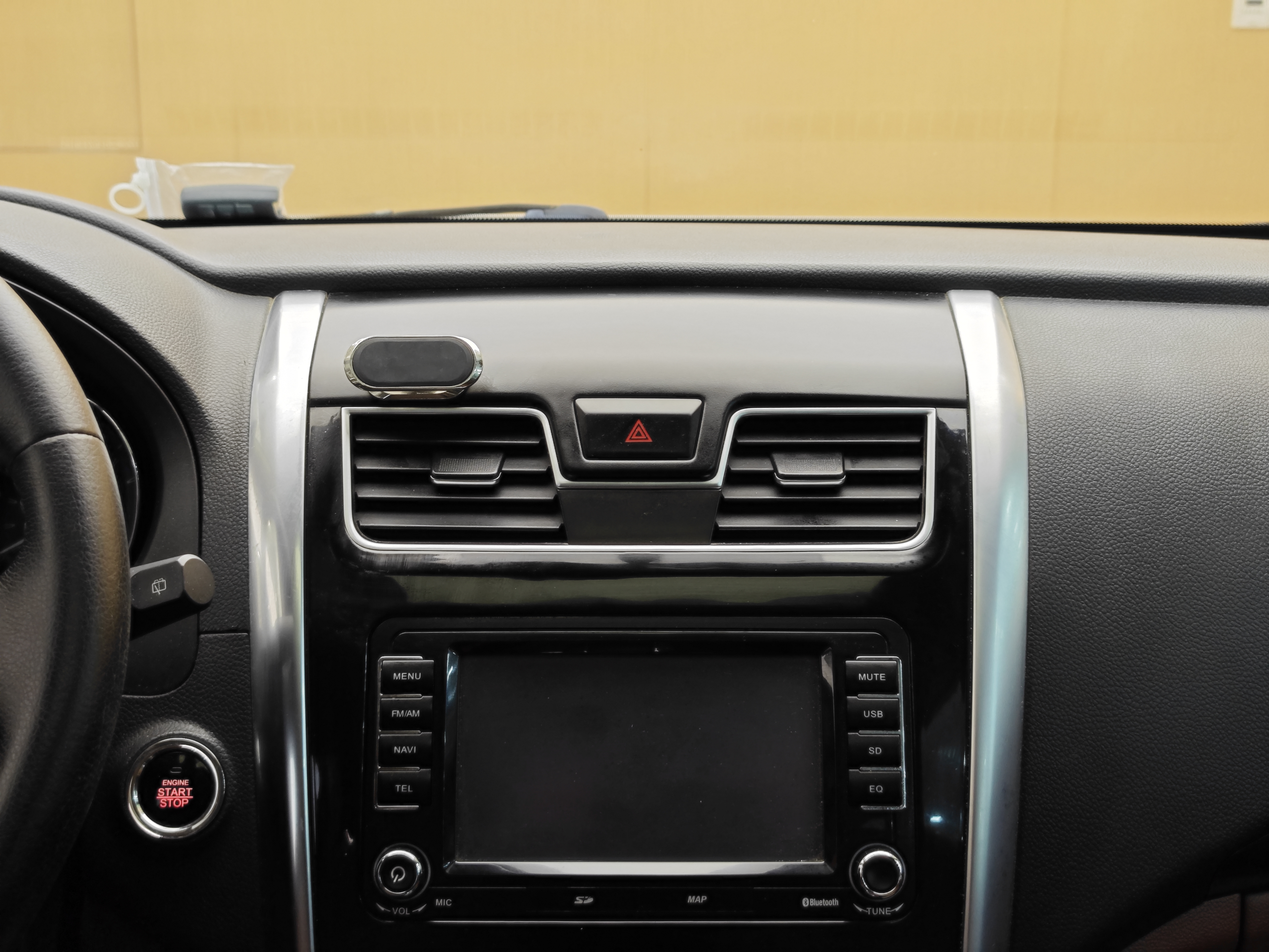 Forthing SX6 2016 car image #17