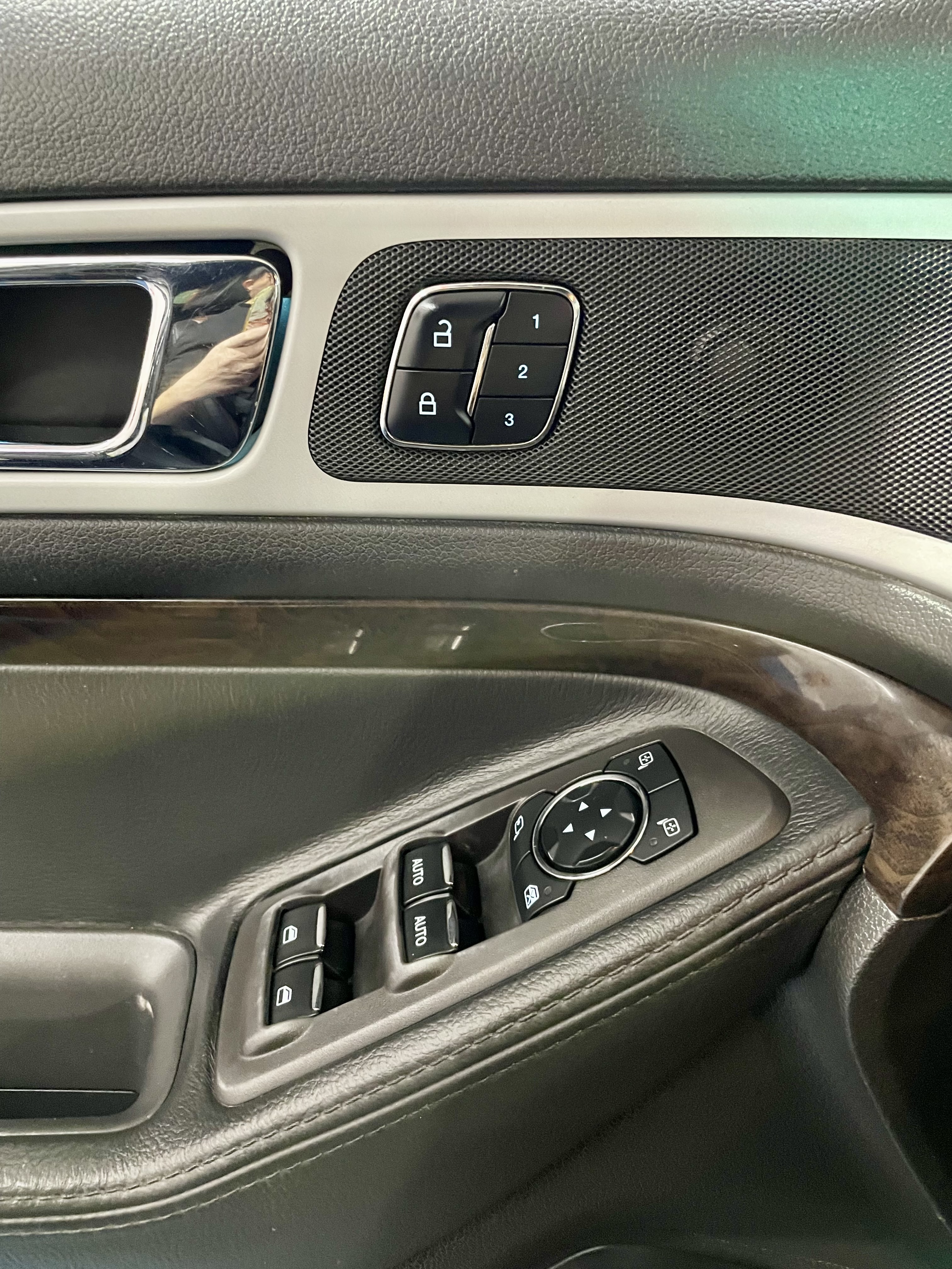 Ford Explorer (Imported) 2014 car image #17