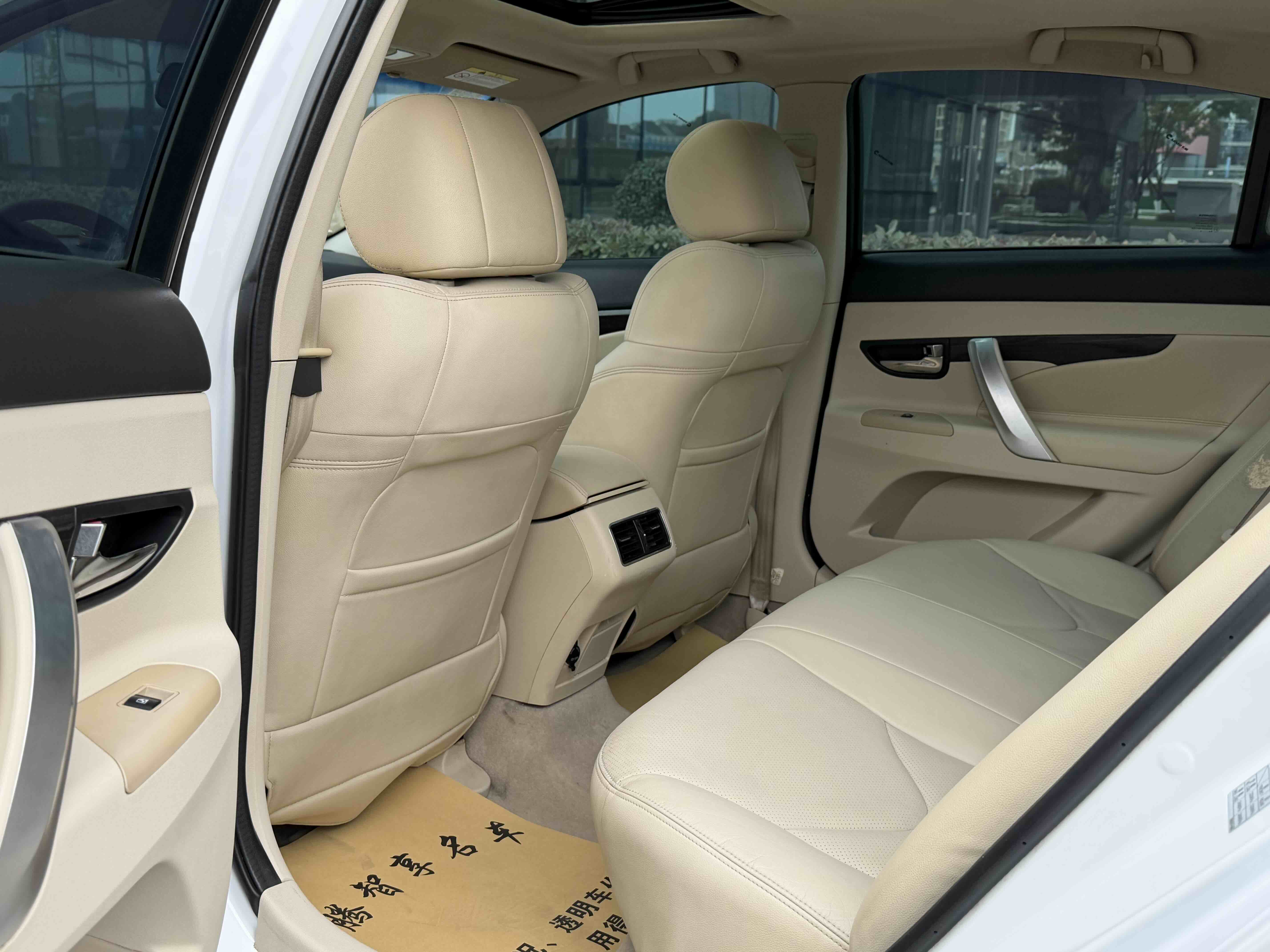 Volkswagen Raeton 2016 immagine di auto #17