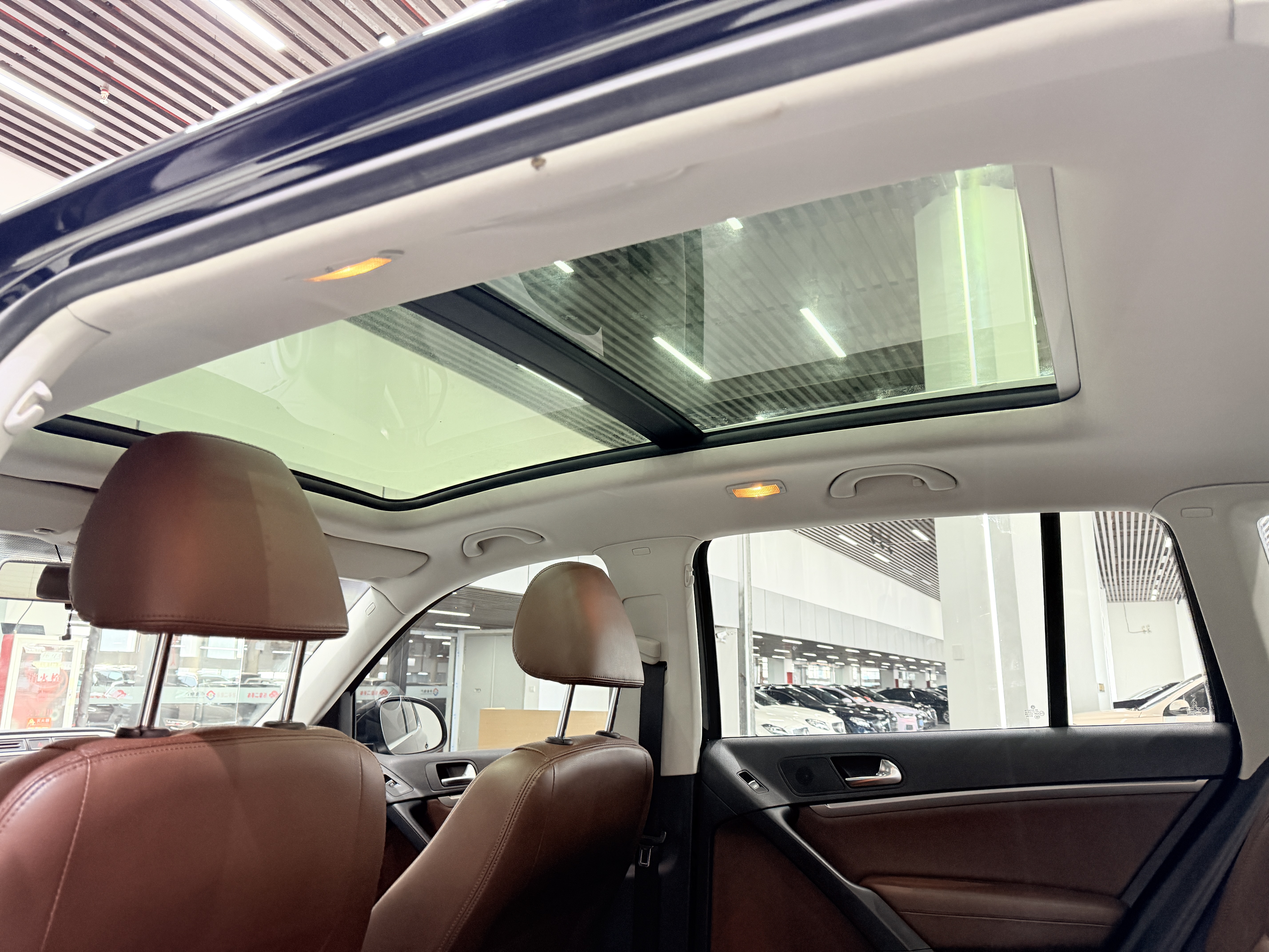 Volkswagen Tiguan 2014 car image #17
