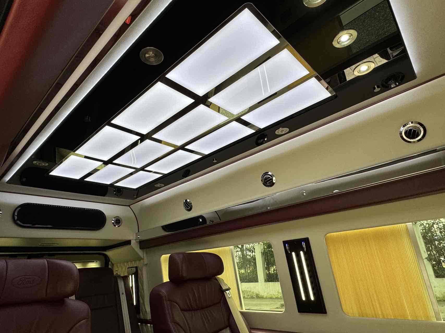 Ford E350 2016 car image #17