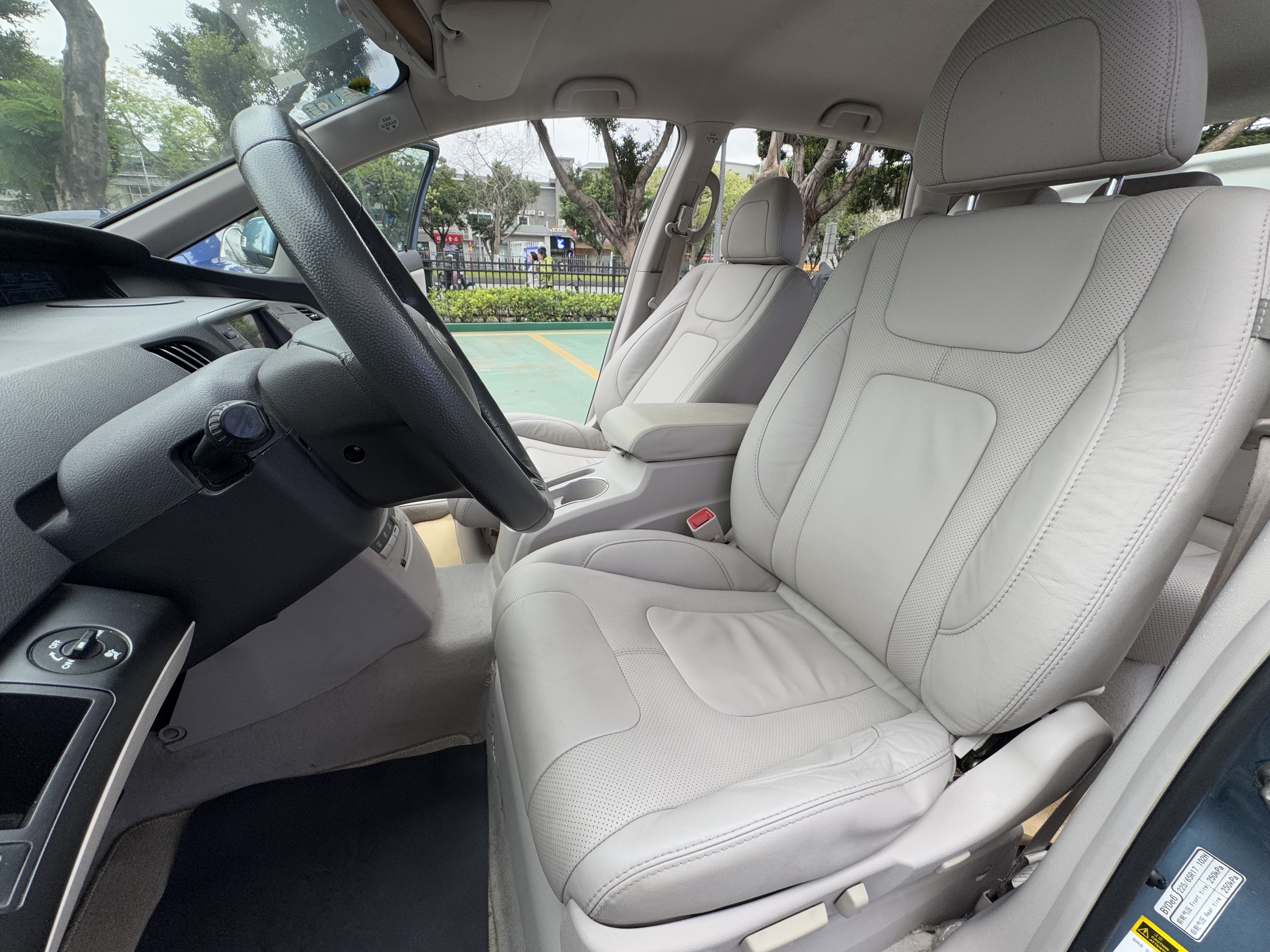 BYD e6 2012 #17 BYD e6 2012 car image #17