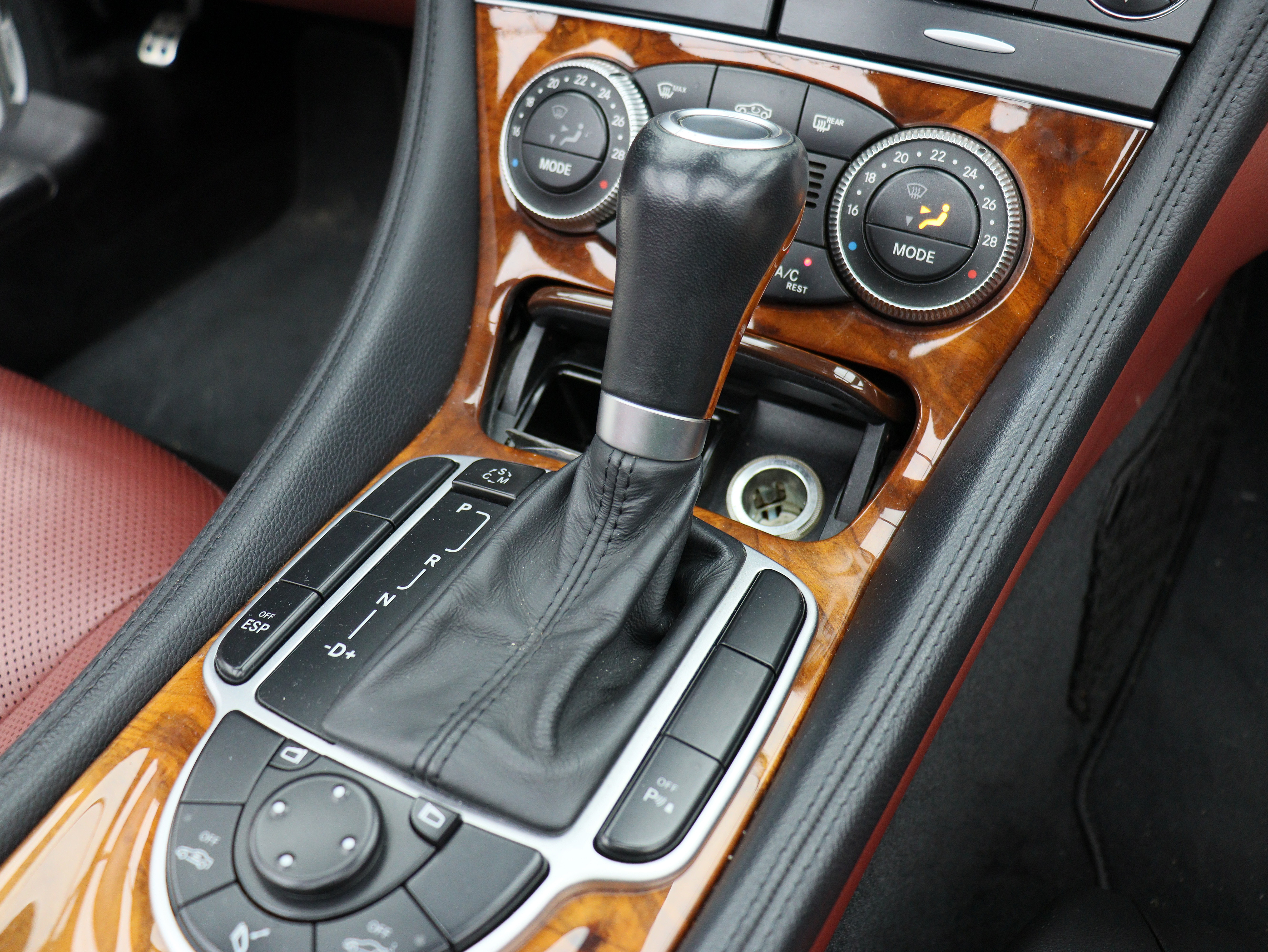 Mercedes-Benz SL Class 2010 car image #17