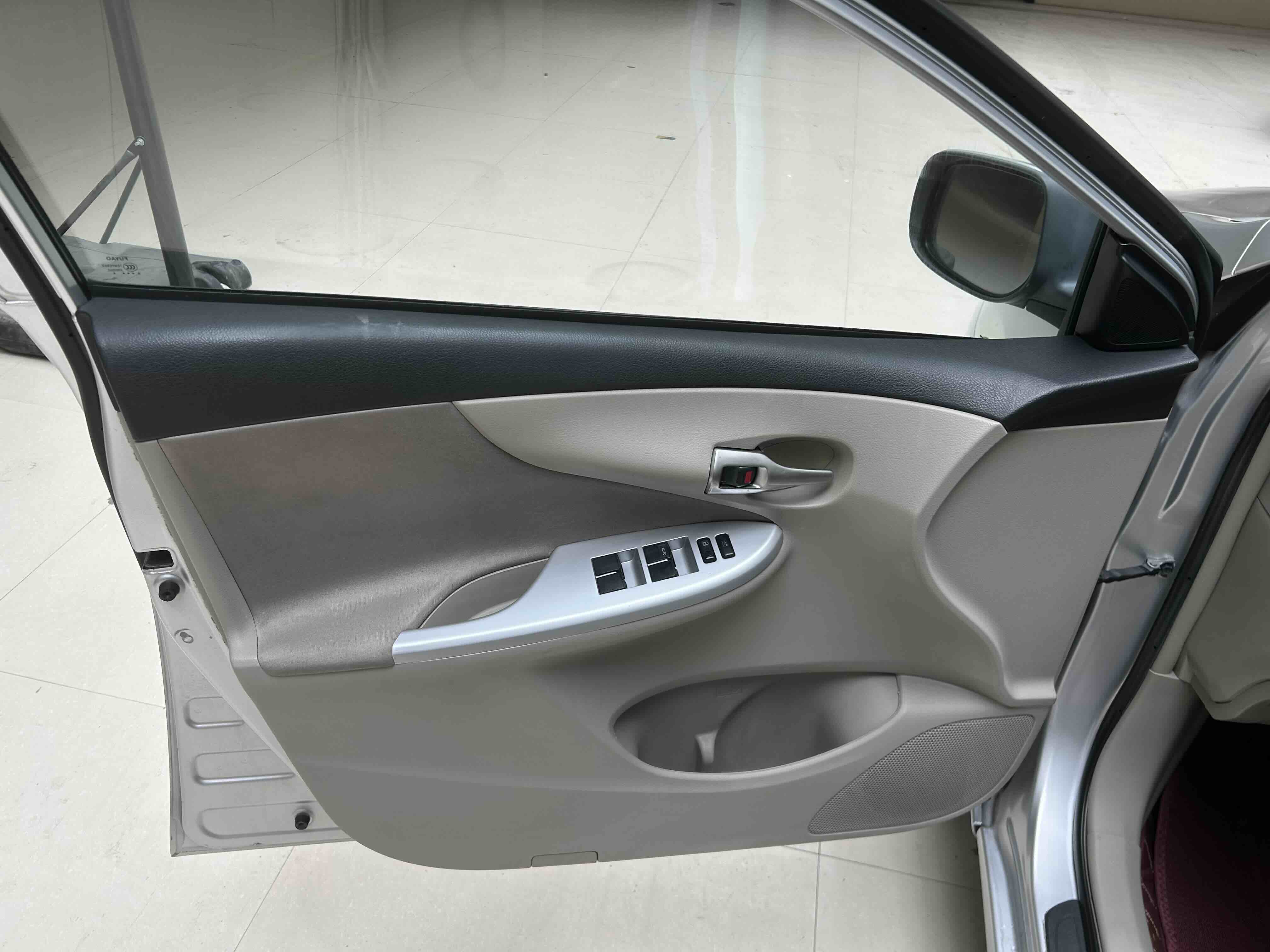 Toyota Corolla 2012 #17 Toyota Corolla 2012 car image #17