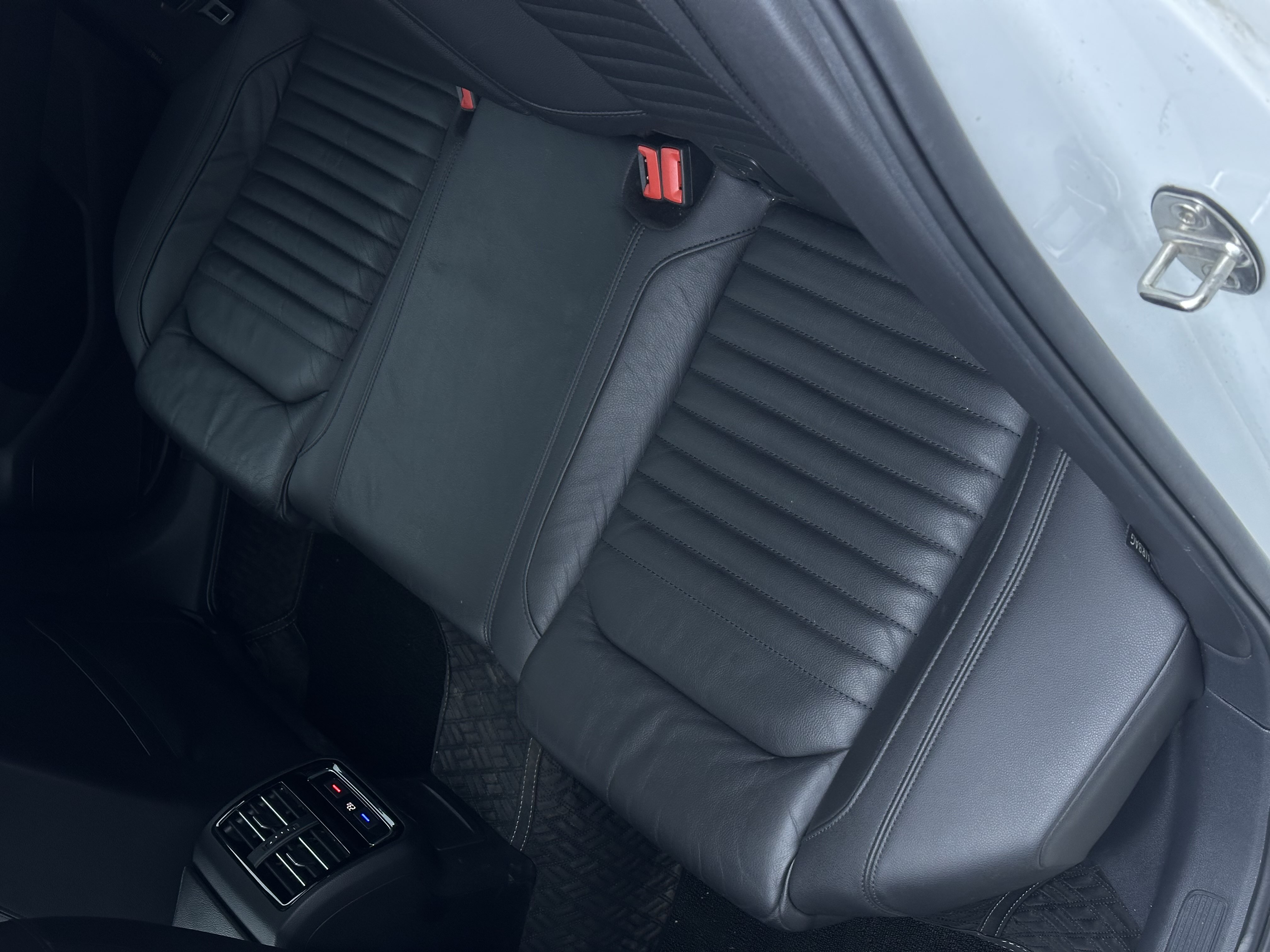 Volkswagen Passat Variant 2017 immagine di auto #17