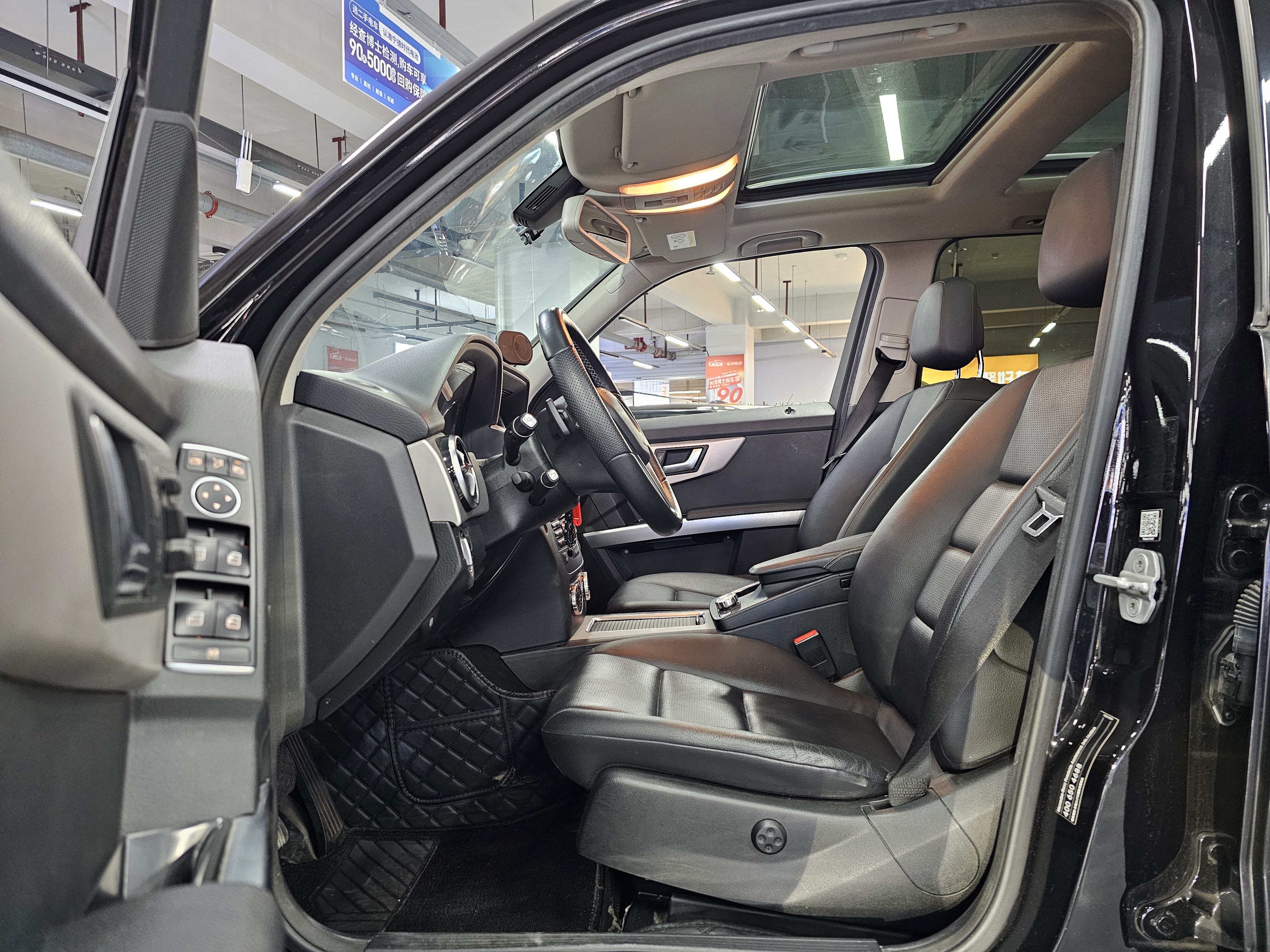 Mercedes-Benz GLK Class 2014 car image #17