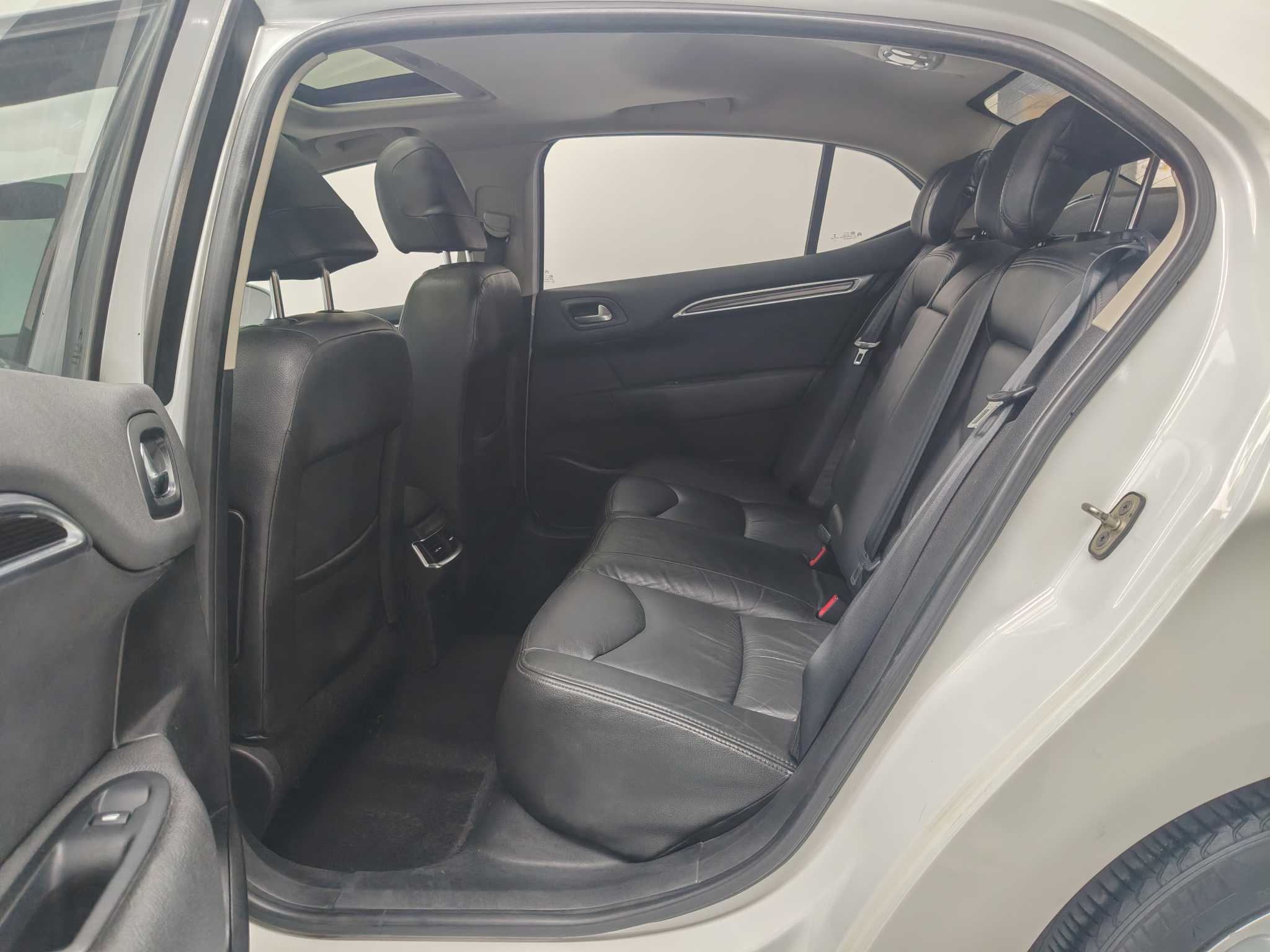 Citroen C4L 2014 car image #17