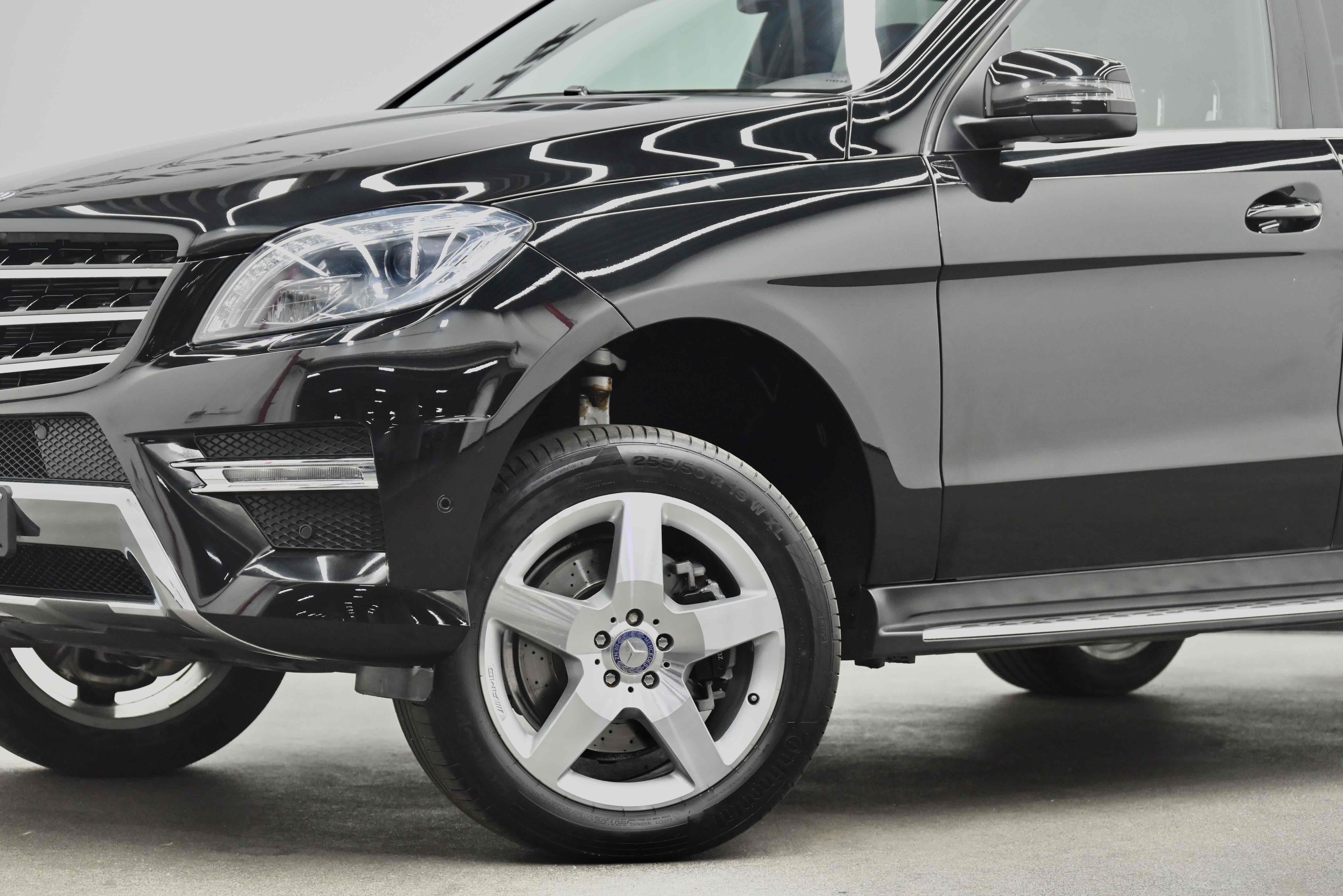 Mercedes-Benz M Class 2014 car image #17