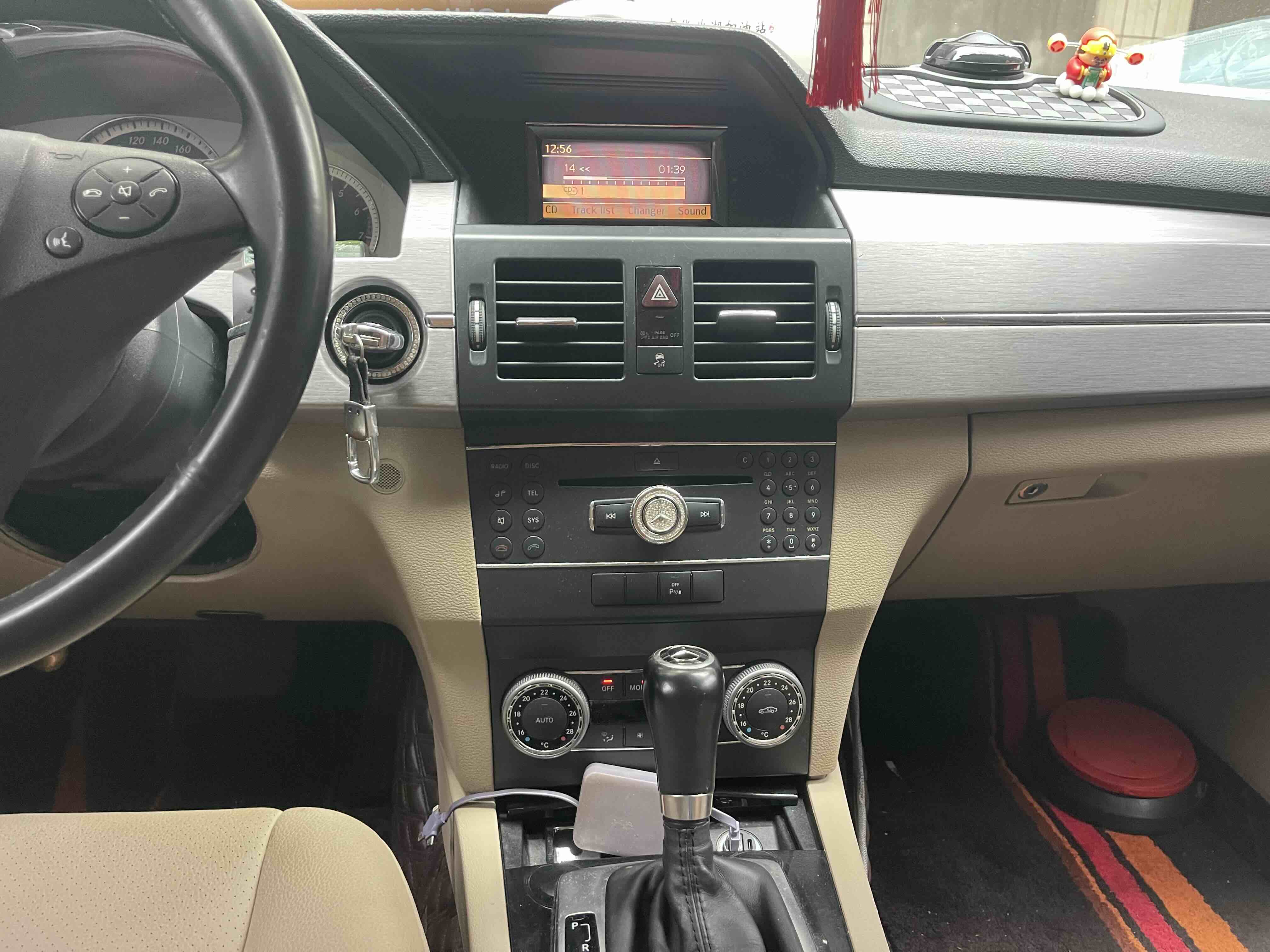 Mercedes-Benz GLK Class (Imported) 2011 immagine di auto #17