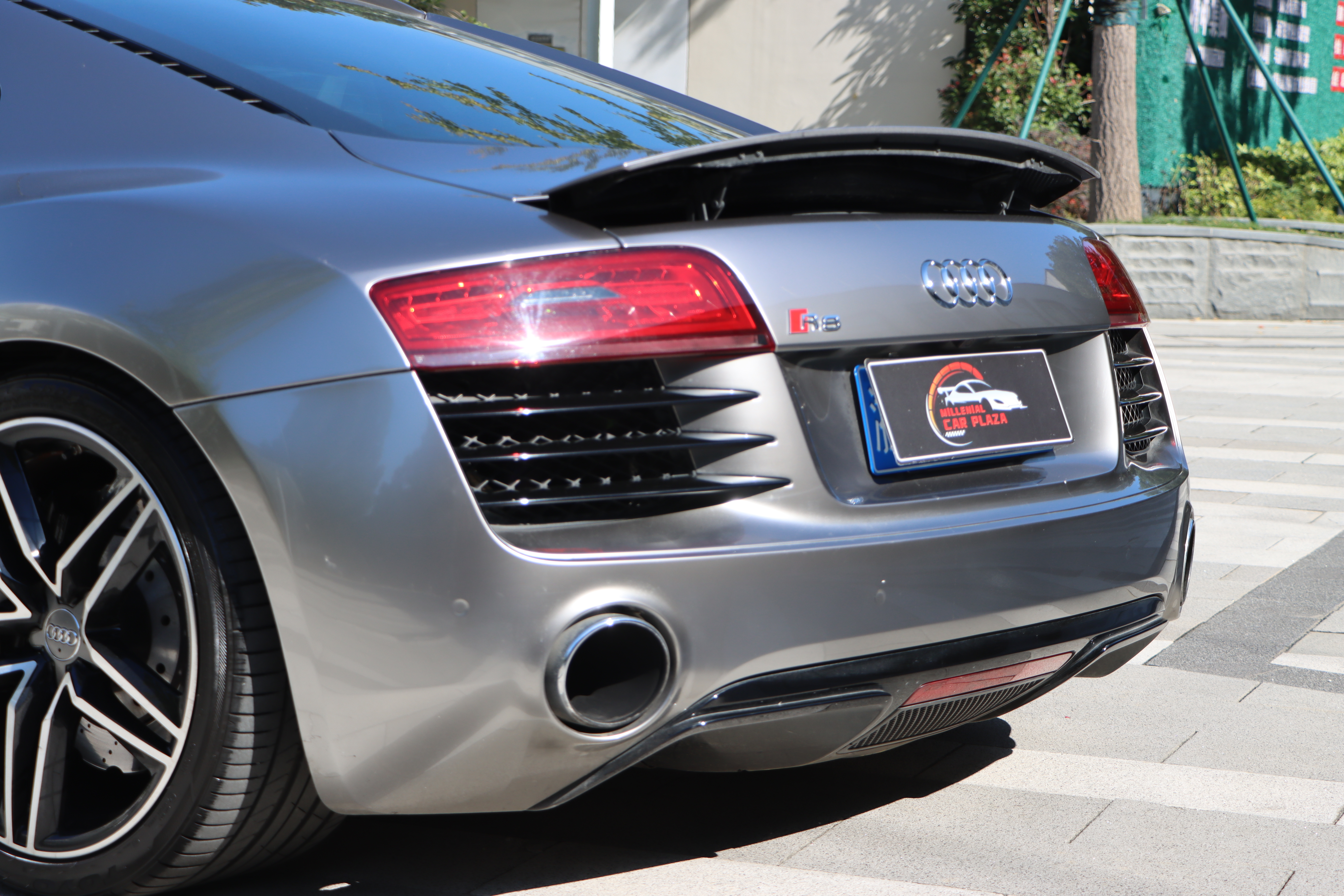 Audi R8 2016 car image #17