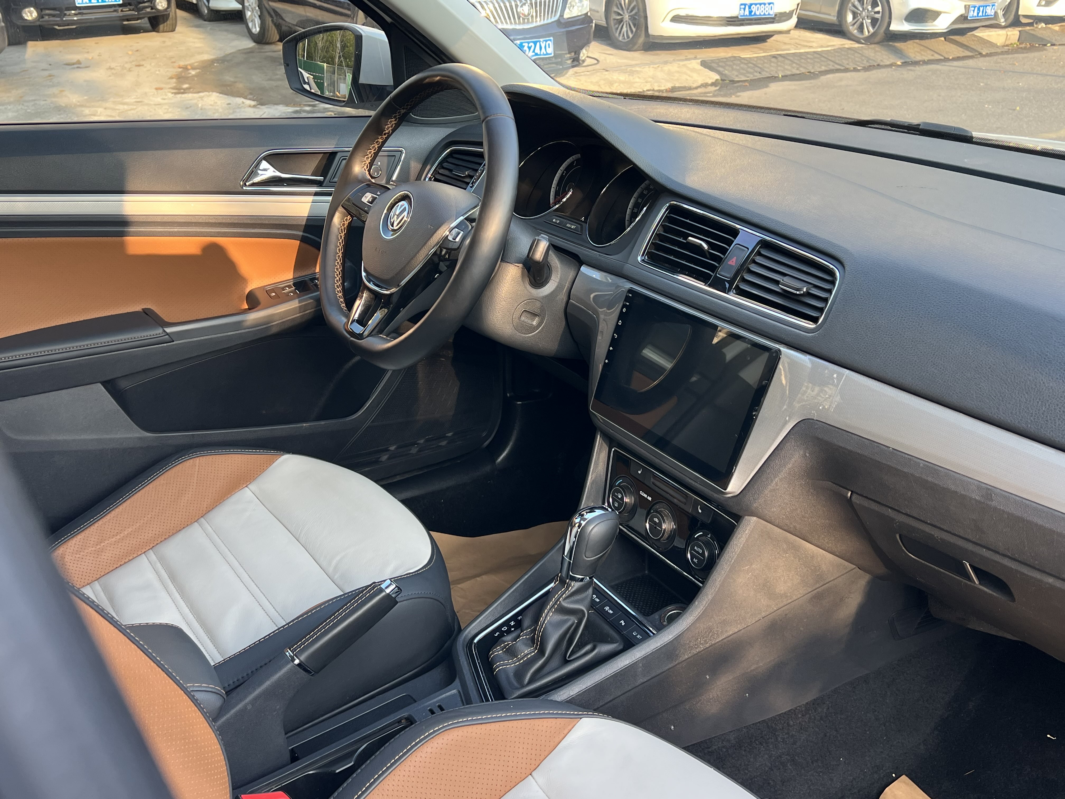 Volkswagen Cross Lavida 2018 immagine di auto #17