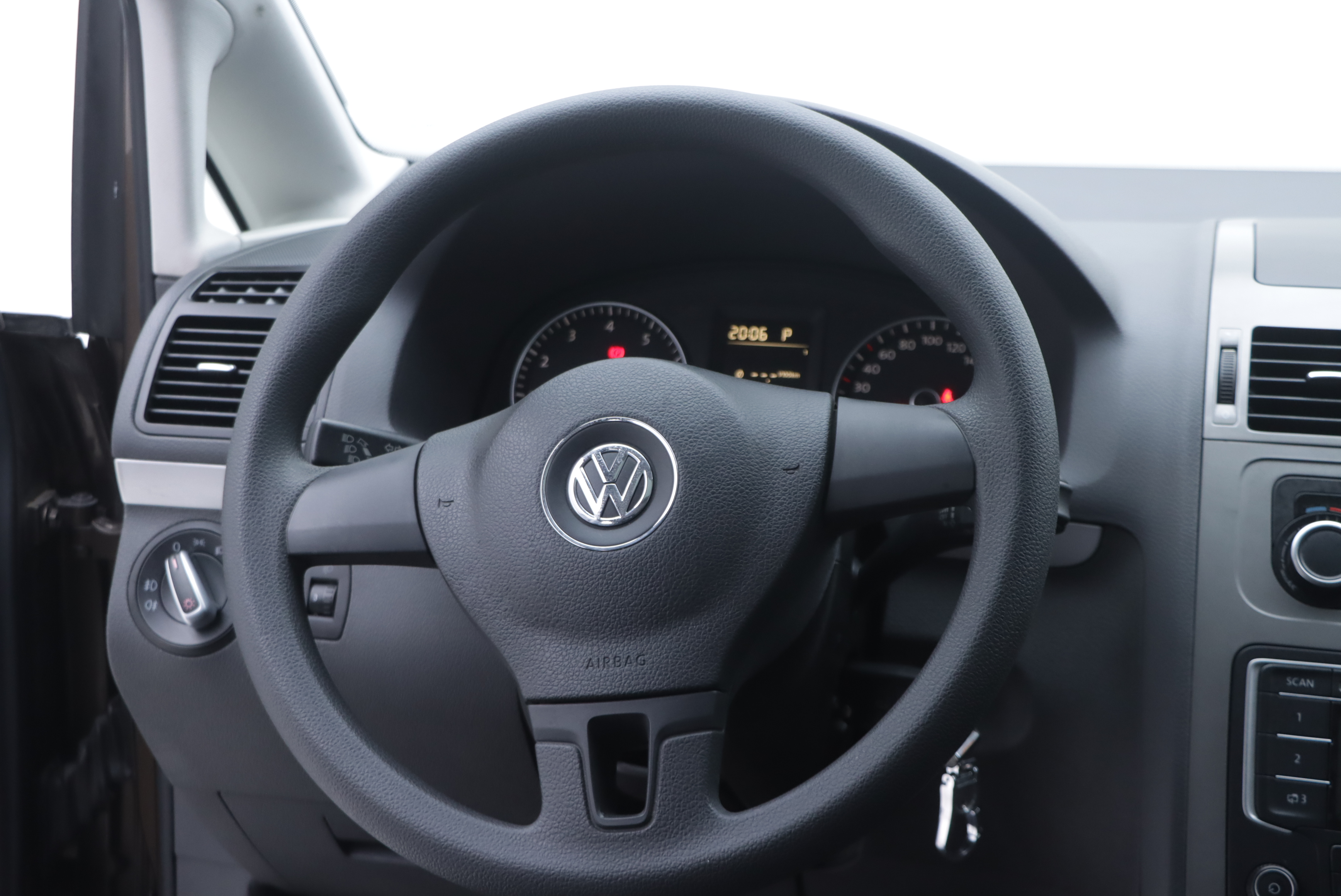 Volkswagen Touran 2013 car image #17