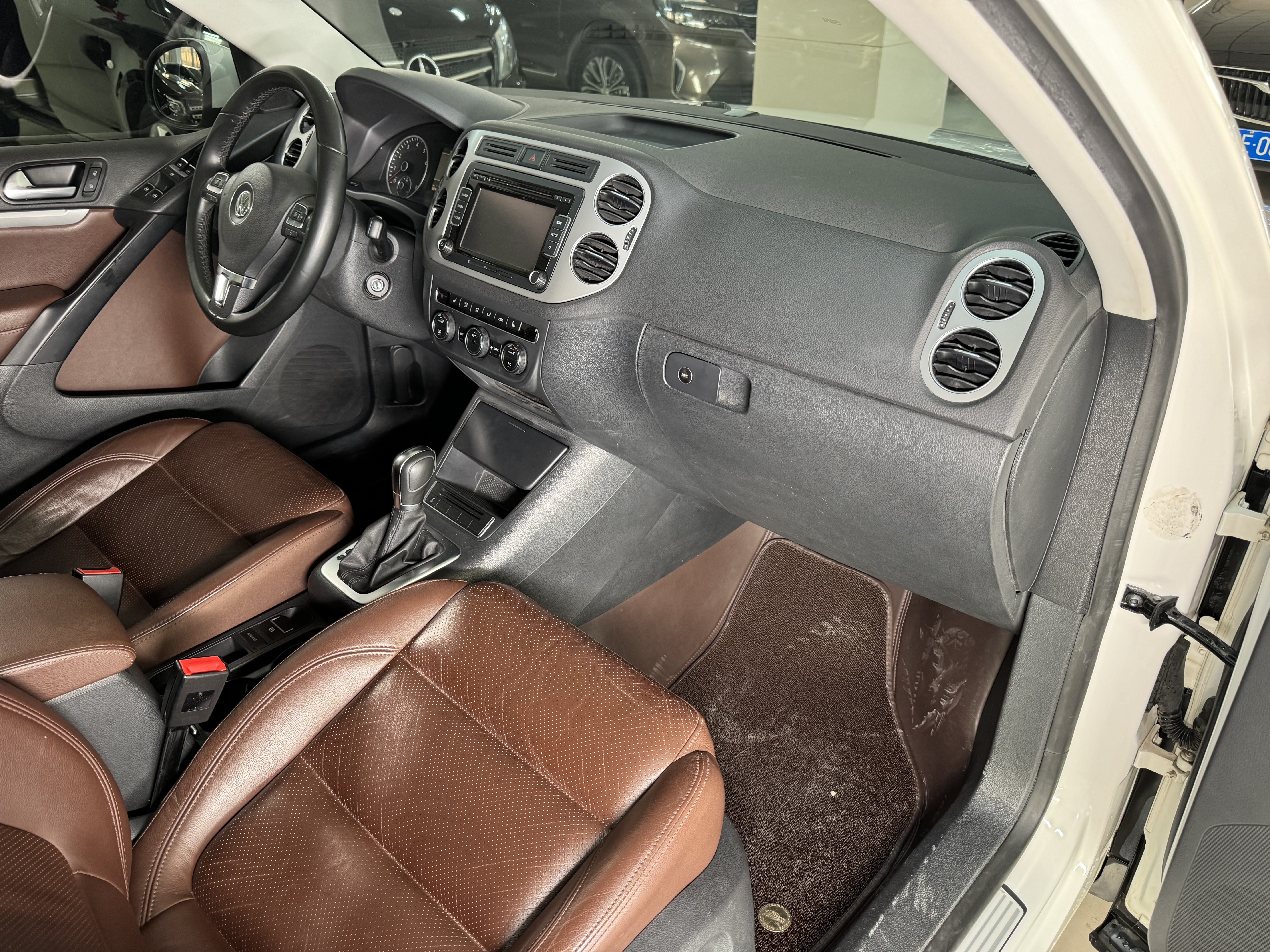 Volkswagen Tiguan 2014 car image #17