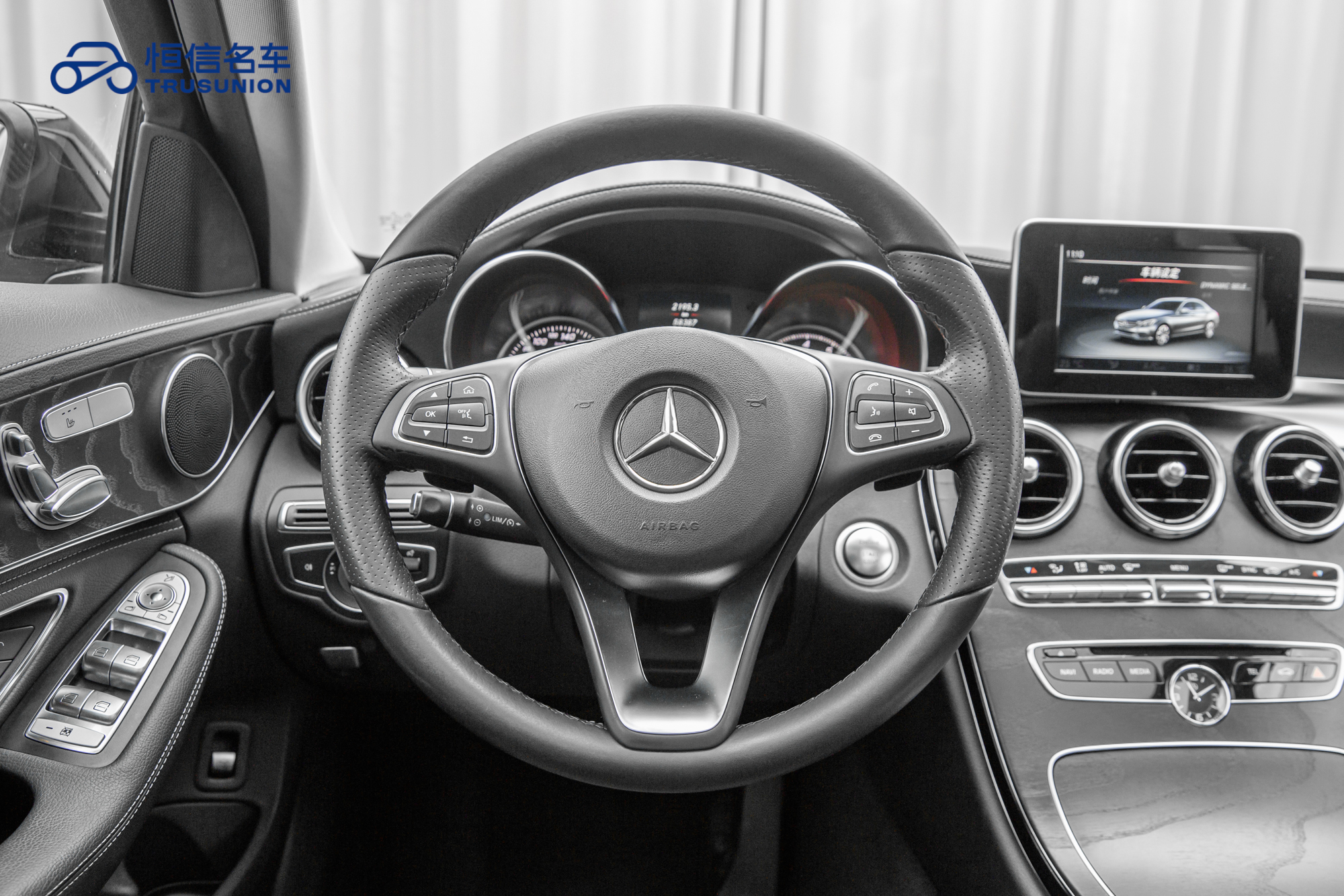 Mercedes-Benz C Class 2017 car image #17