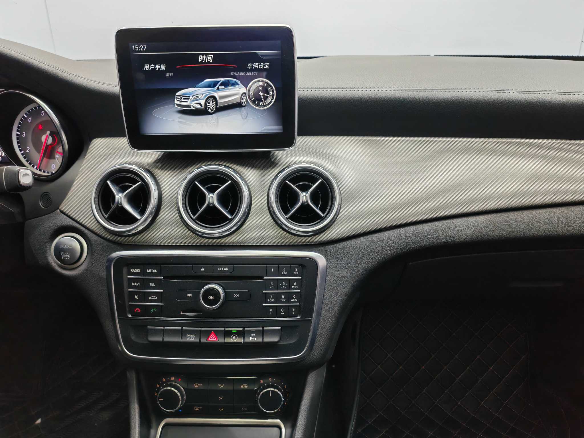 Mercedes-Benz GLA Class 2016 car image #17