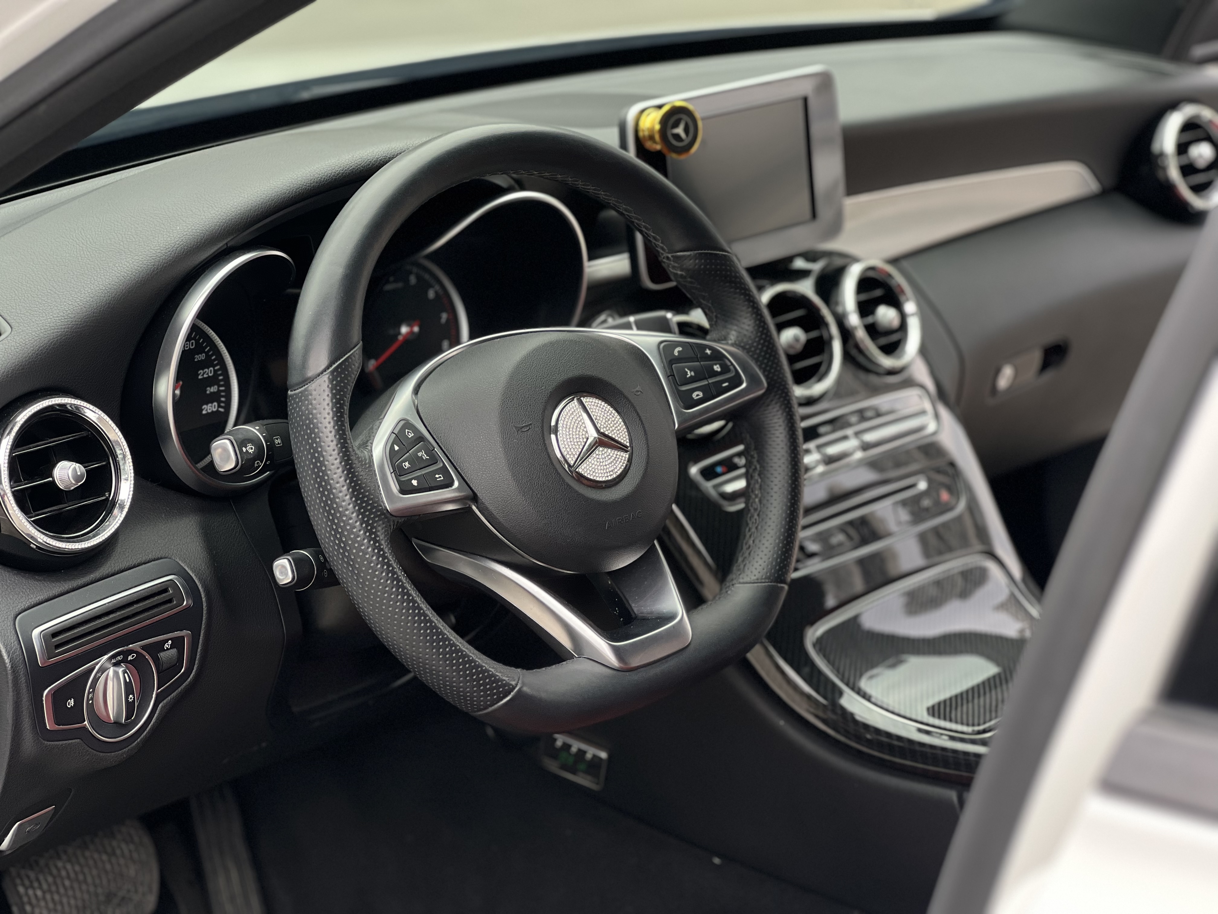 Mercedes-Benz C Class 2017 car image #17