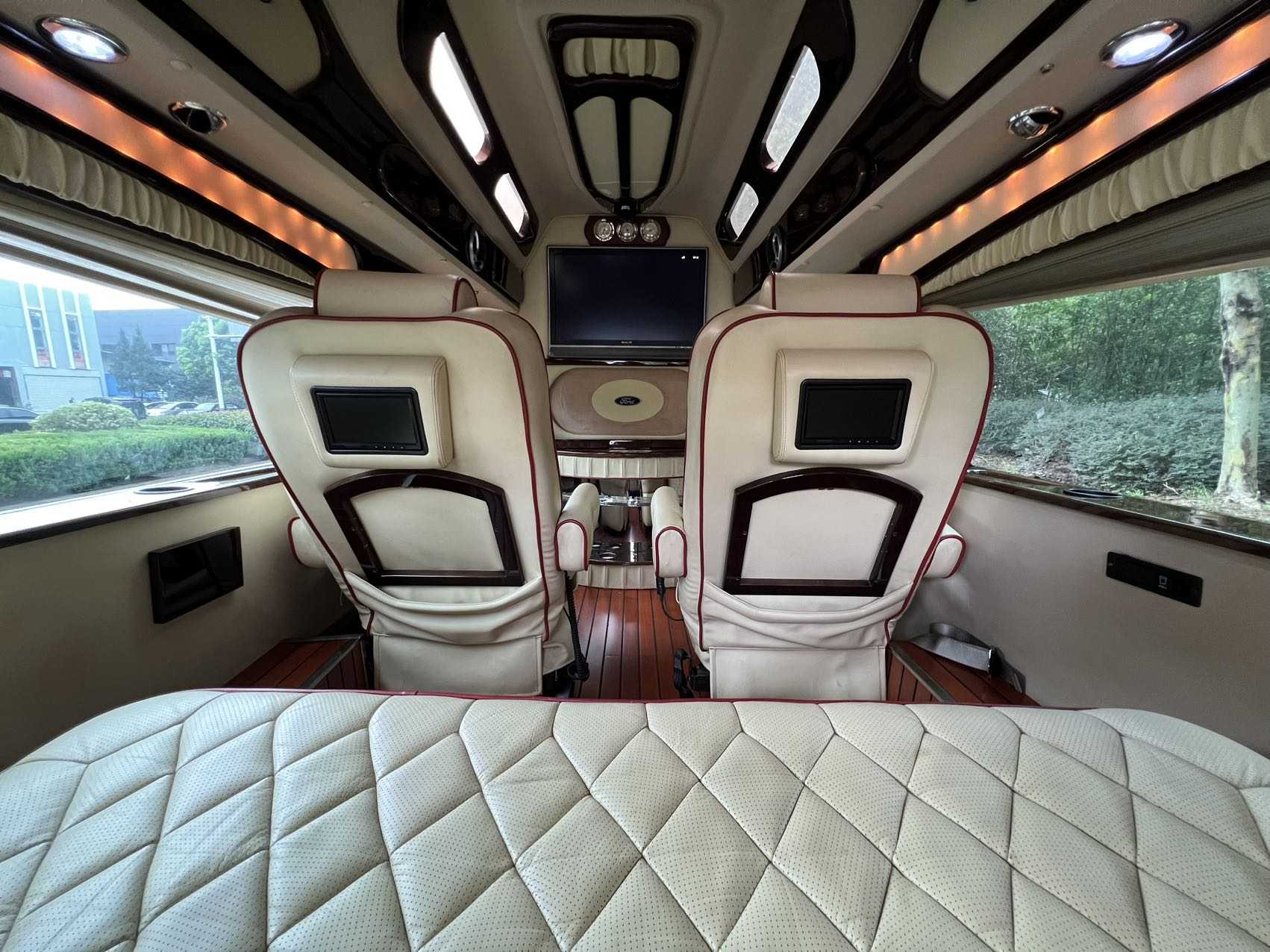 Ford E350 2010 image de voiture #17