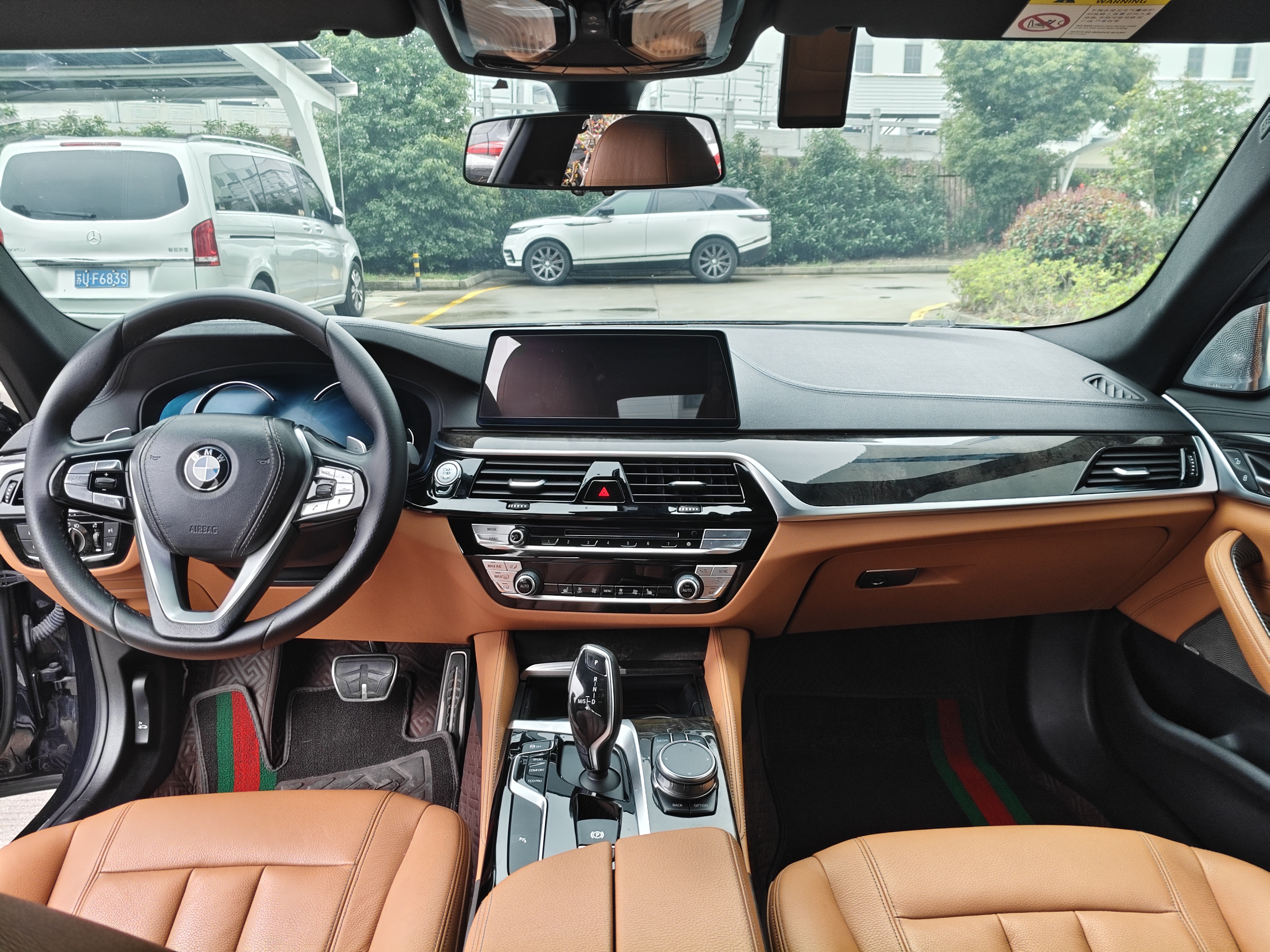 BMW 5 Series 2018 immagine di auto #17